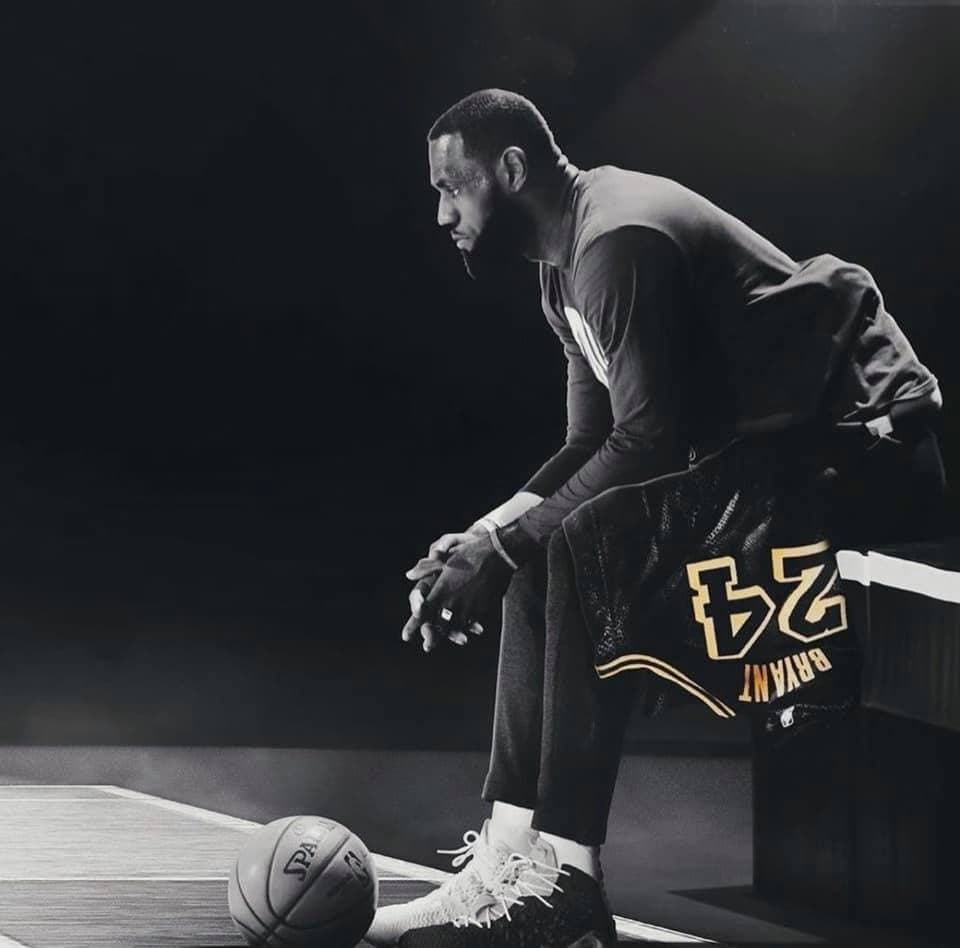 詹姆士在社群網站上發文向好友科比喊話。（翻攝自LeBron James臉書）