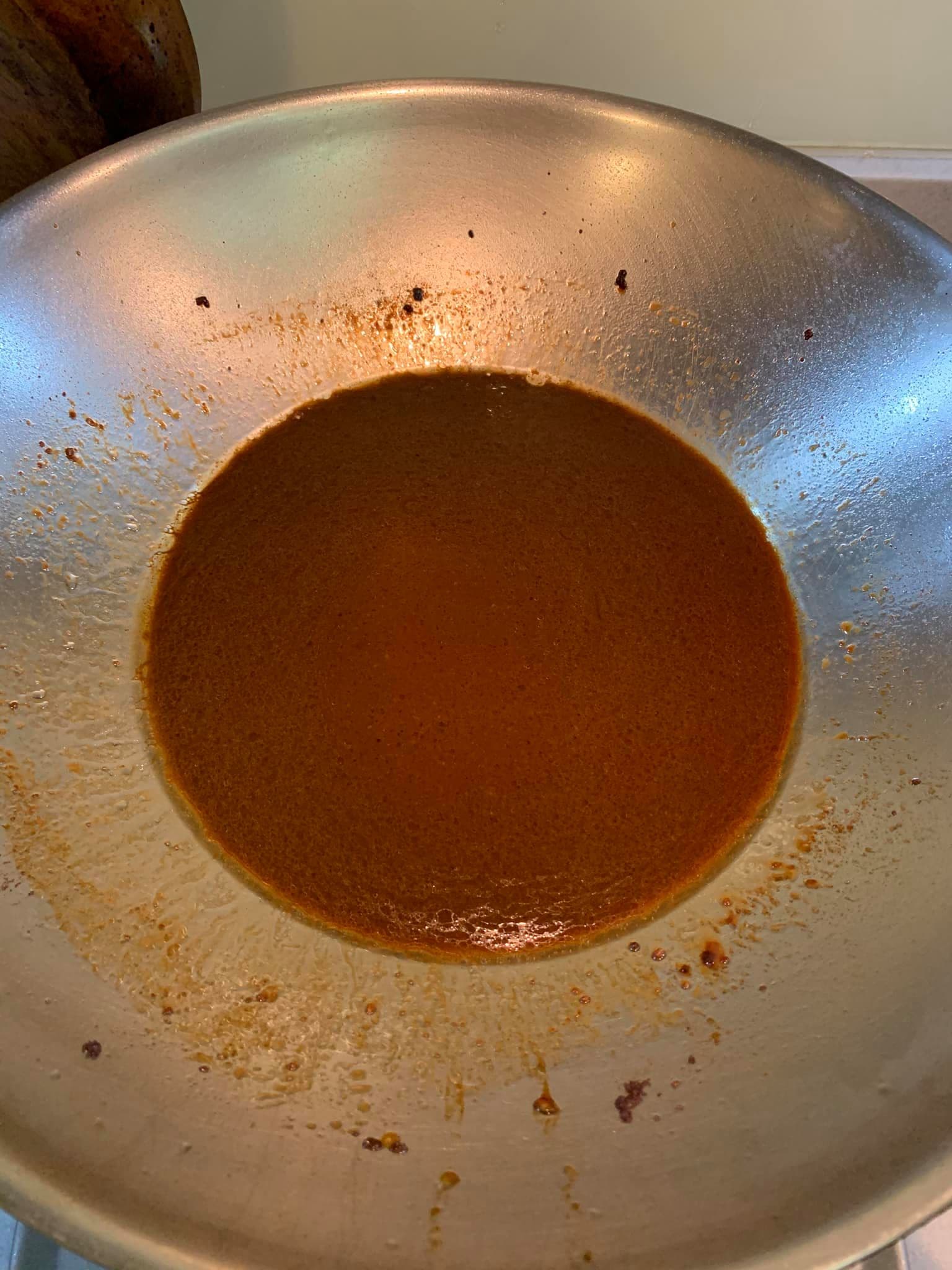 加入味醂、酒、水煮醬。