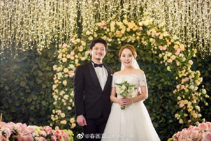 遭爆偷吃的日籍人夫將老婆封鎖避不見面，讓妻子氣得將抓姦影片po網。（翻攝自微博＠春困夏乏秋盹冬眠）