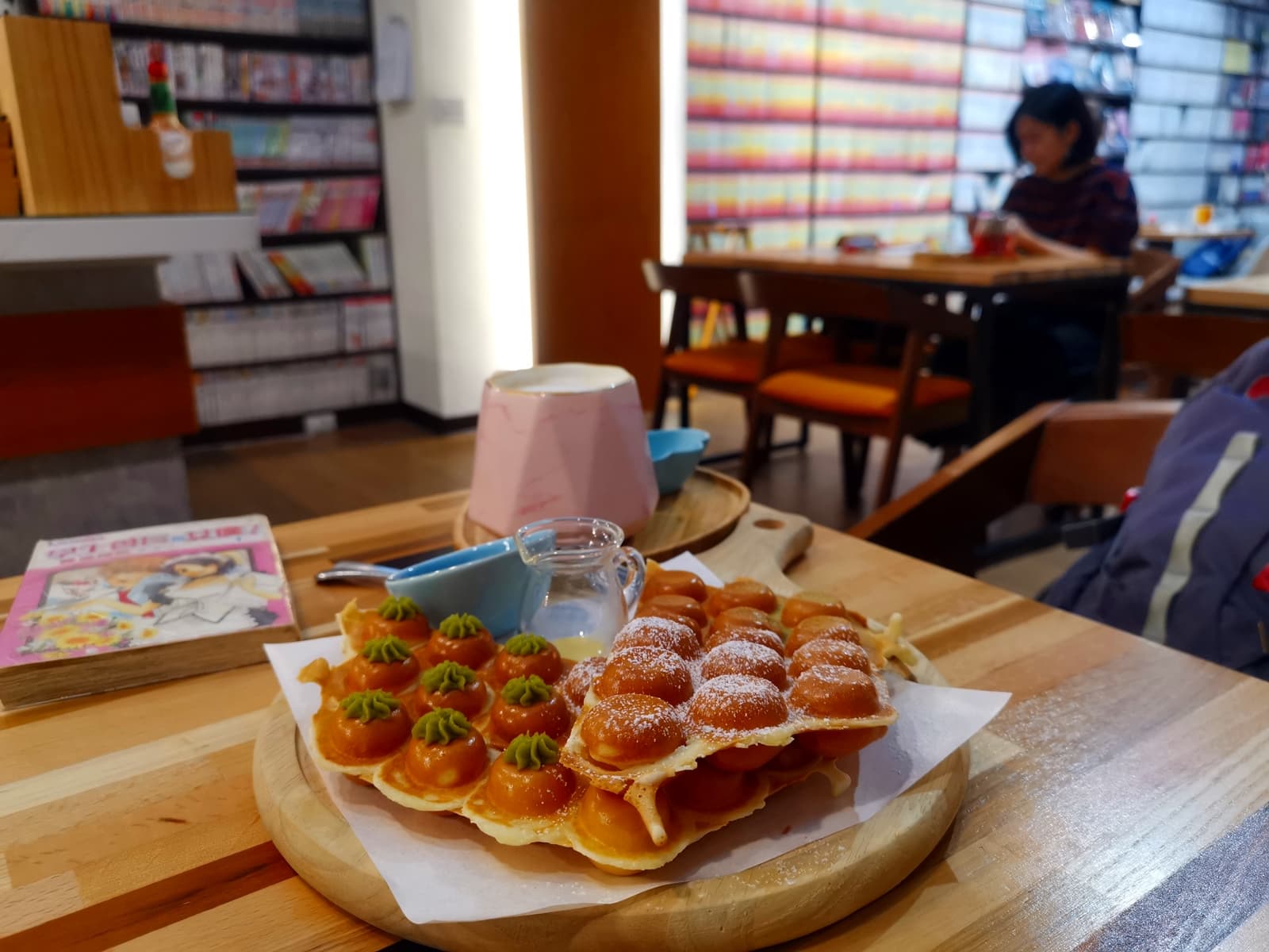 現點現做的雞蛋仔，搭配飲料只要189元。