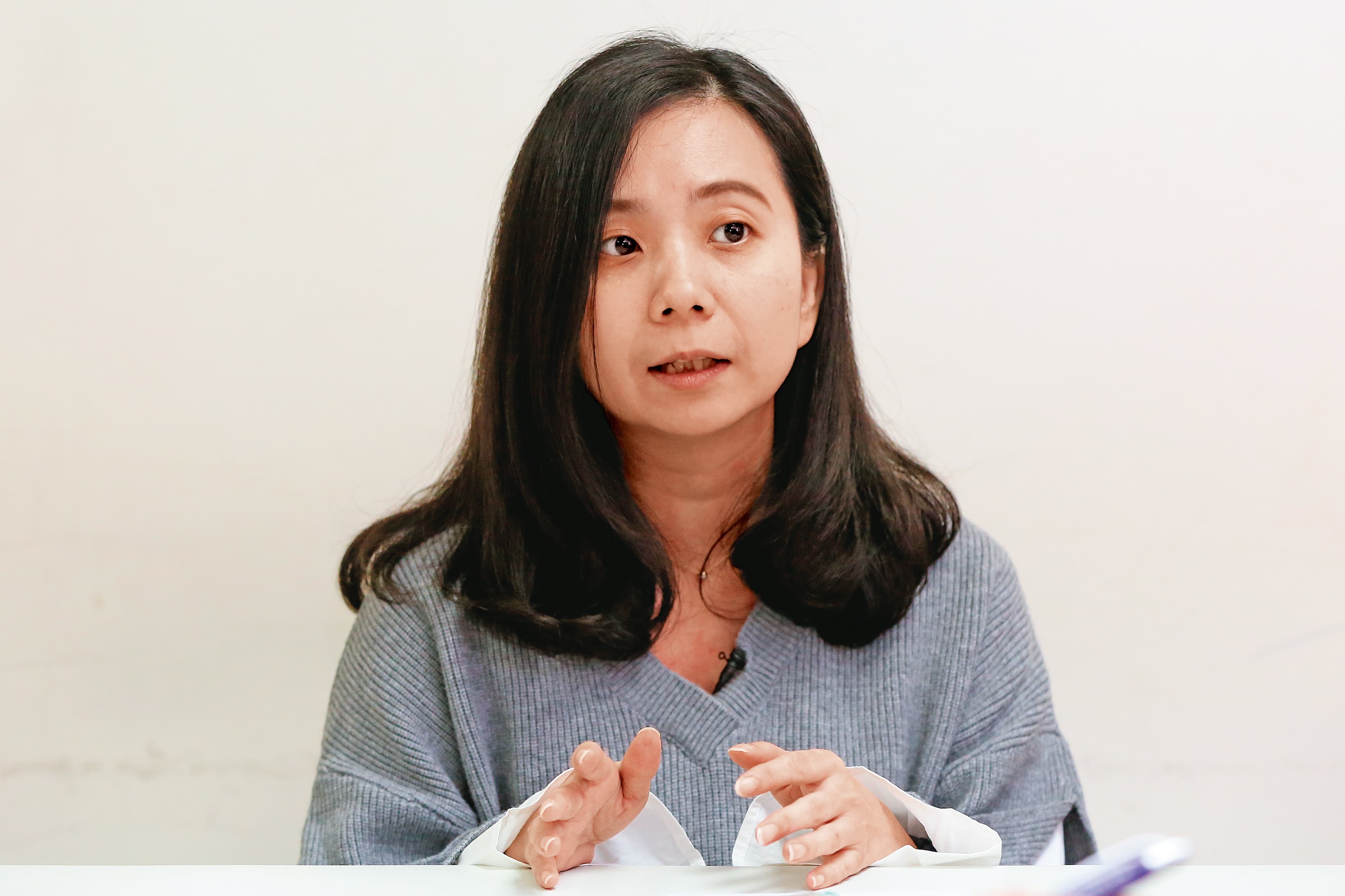 台灣職業安全健康連線執行長黃怡翎認為，曾暴露於石綿高風險環境的軍人超過4千人。