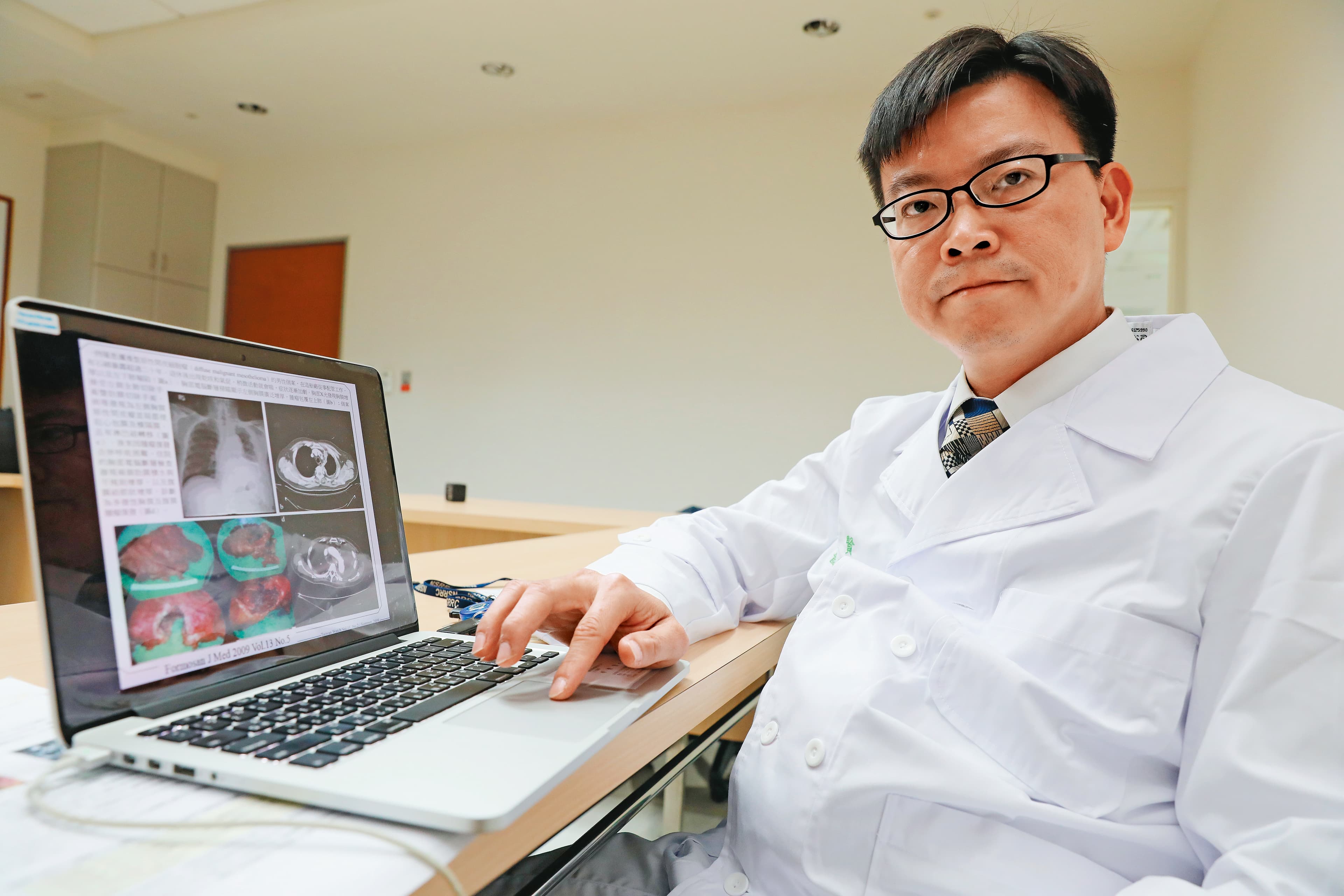 國家衛生研究院國家環境醫學研究所主治醫師李俊賢研究石綿多年，他接觸的患者，多數並不知道自己罹病和石綿有關。