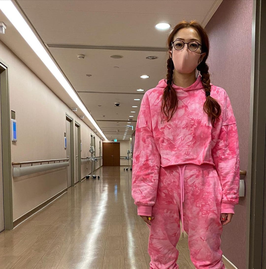 月初鄭秀文與許志安飼養多年的愛犬Lucky過世，令鄭秀文傷心不已。（翻攝自鄭秀文IG）