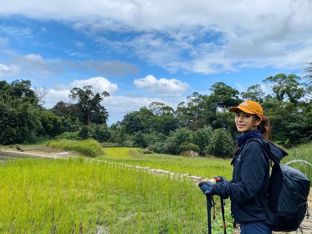 田馥甄這幾年愛上爬山，常貼出身在山林中的照片。（翻攝自田馥甄IG）