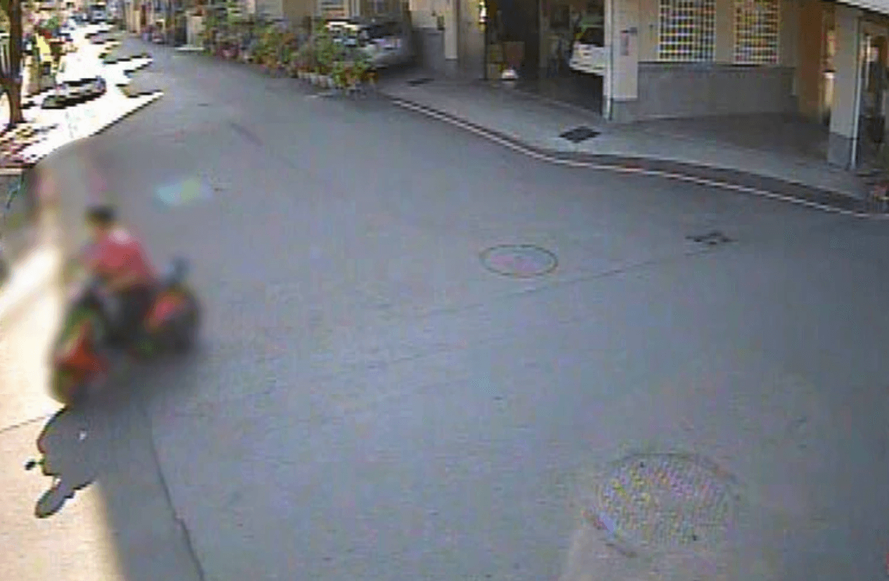 曾姓男子騎車遛鳥騷擾3名女大生，遭警方函送法辦。（警方提供）