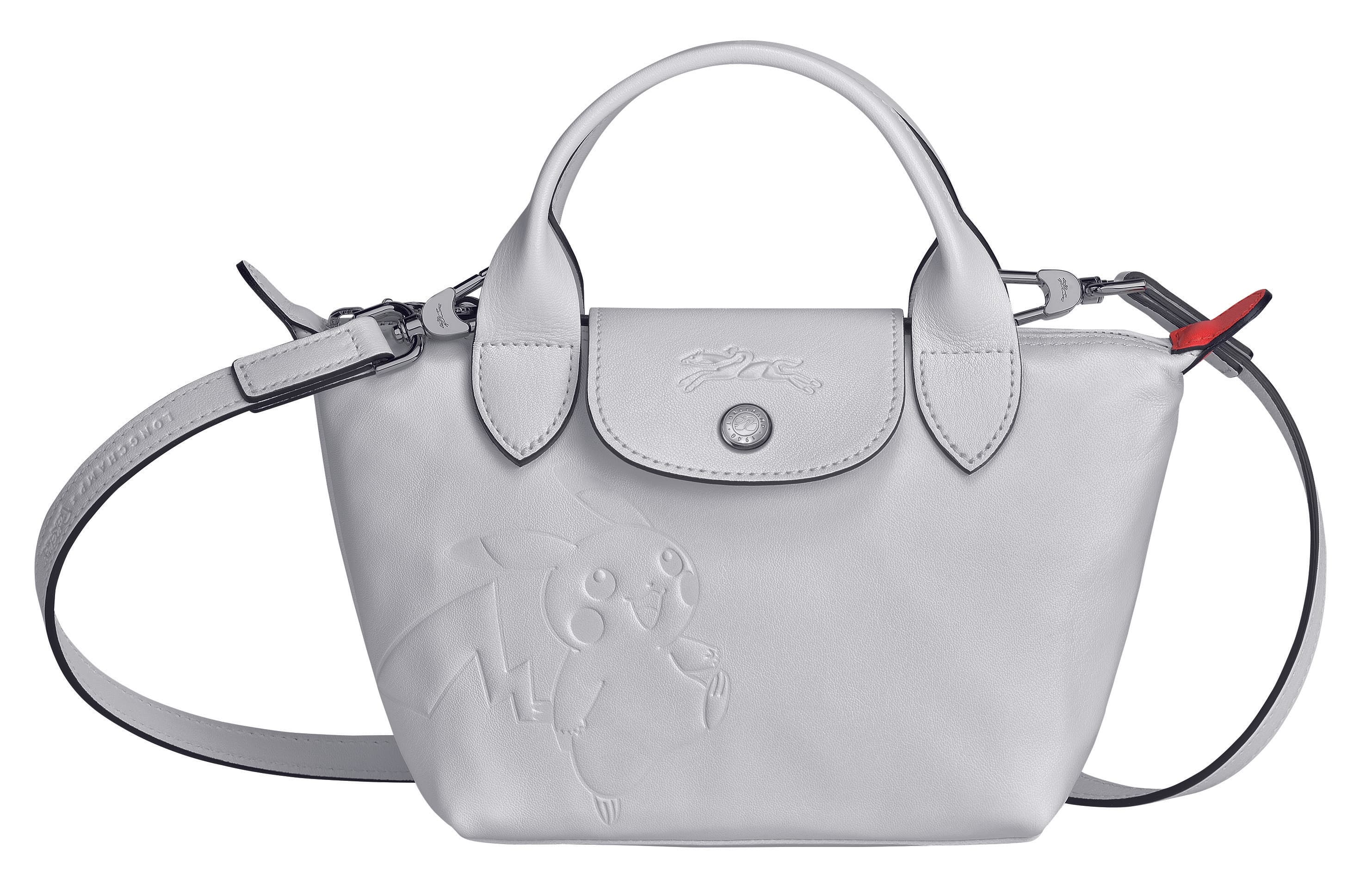 LONGCHAMP x Pokémon聯名系列Le Pliage白色迷你手提包。NT$18,700（LONGCHAMP提供）