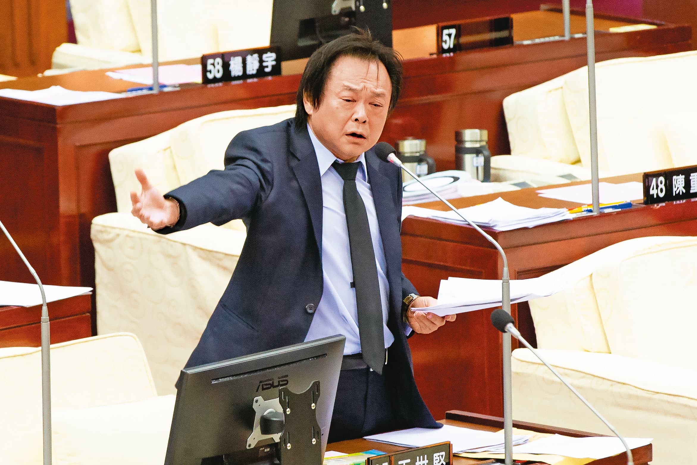 被封為「柯黑大魔王」的王世堅在市議會質詢時直批，北市府已成柯團隊的選舉培養皿。