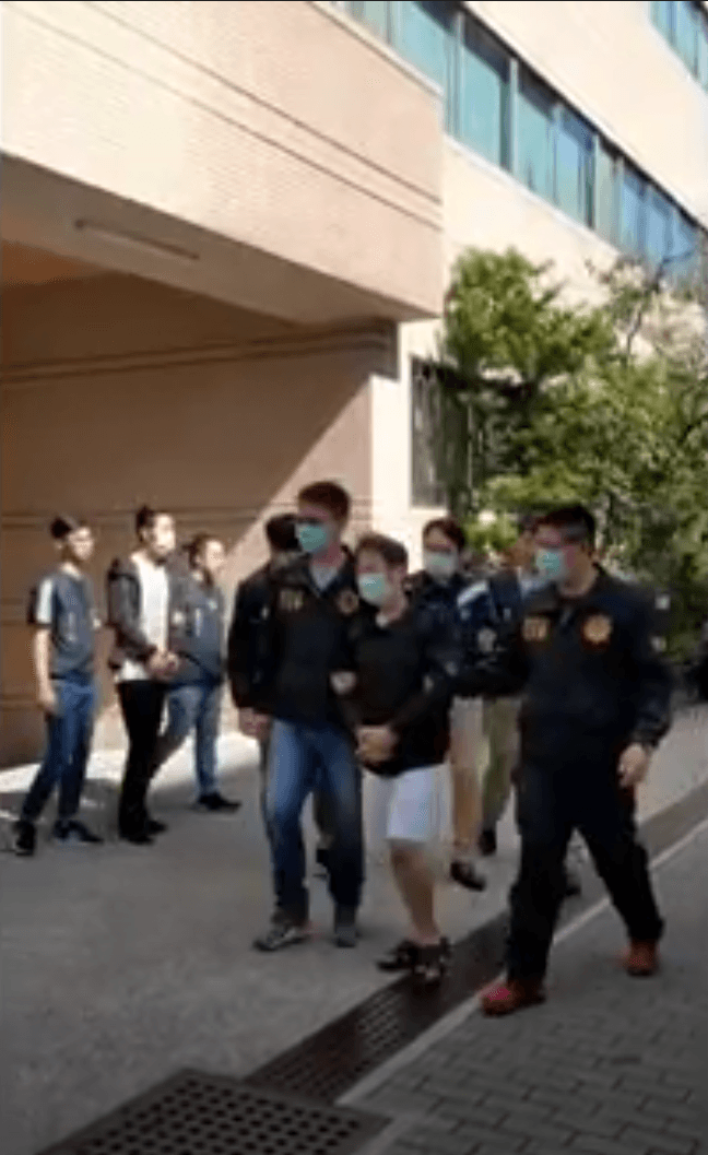警方將王姓會長和梅姓歌手等人移送北檢偵辦。（翻攝畫面）