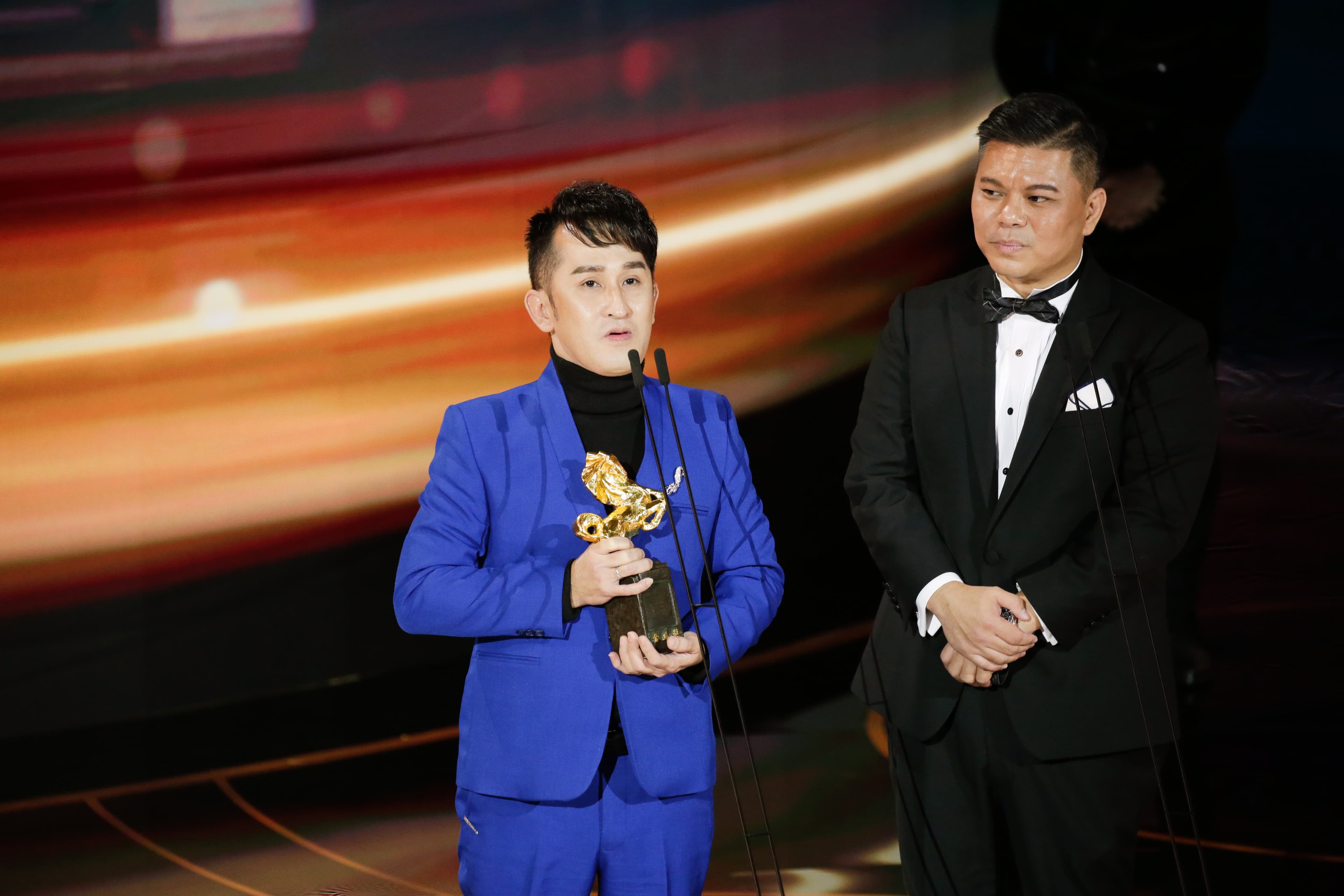 最佳造型設計得主郭子勝，以及《男兒王》導演王國燊。