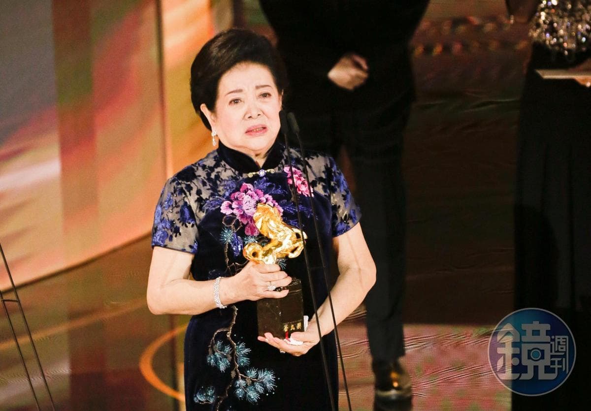 81歲第一次走金馬紅毯的陳淑芳，以《孤味》贏得最佳女主角獎、《親愛的房客》贏得最佳女配角獎。