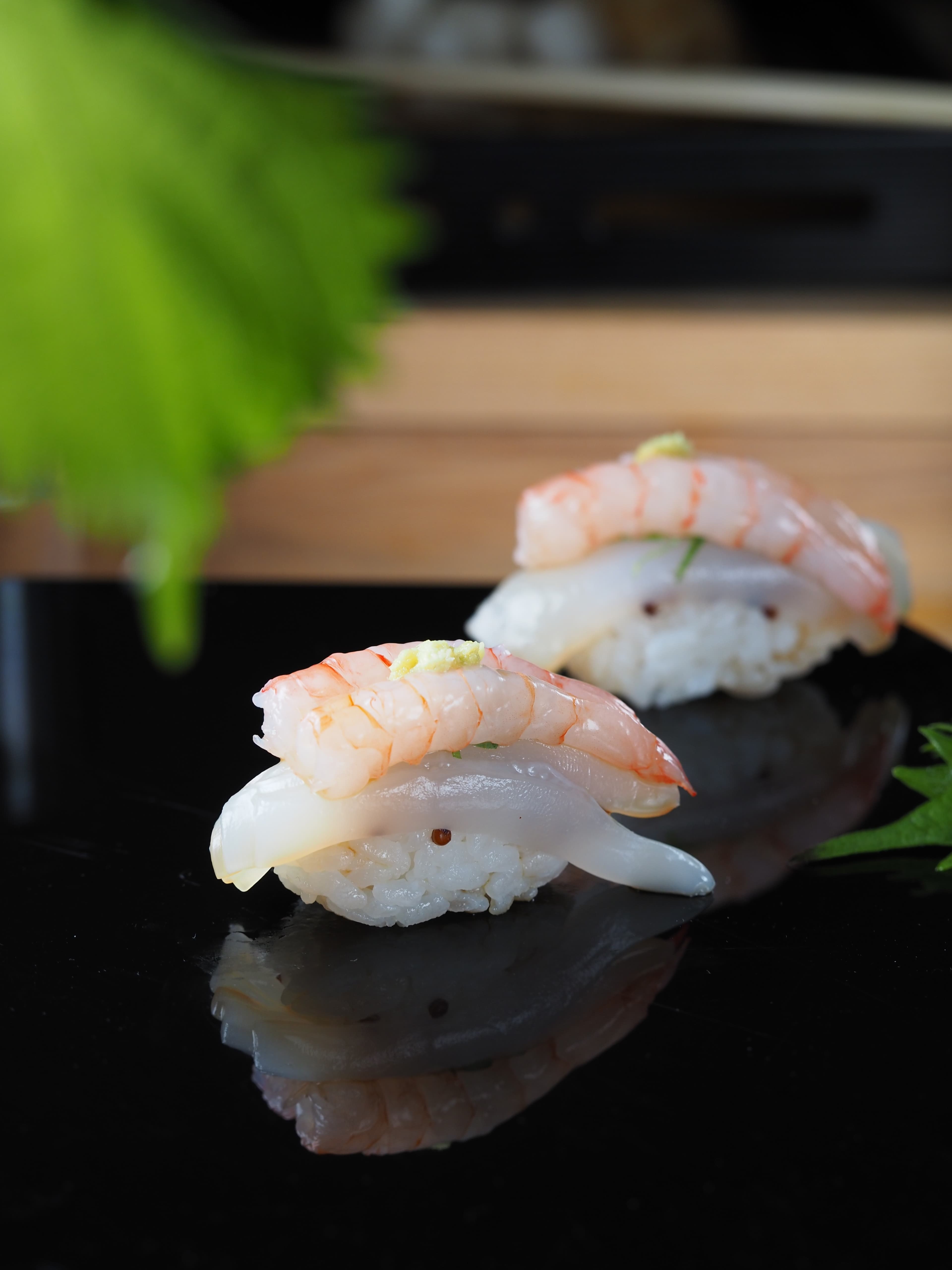 宜蘭大溪來的墨魚和葡萄蝦湊作堆，甜甜糯糯越嚼越黏嘴，口感是很官能的享受。（套餐菜色）
