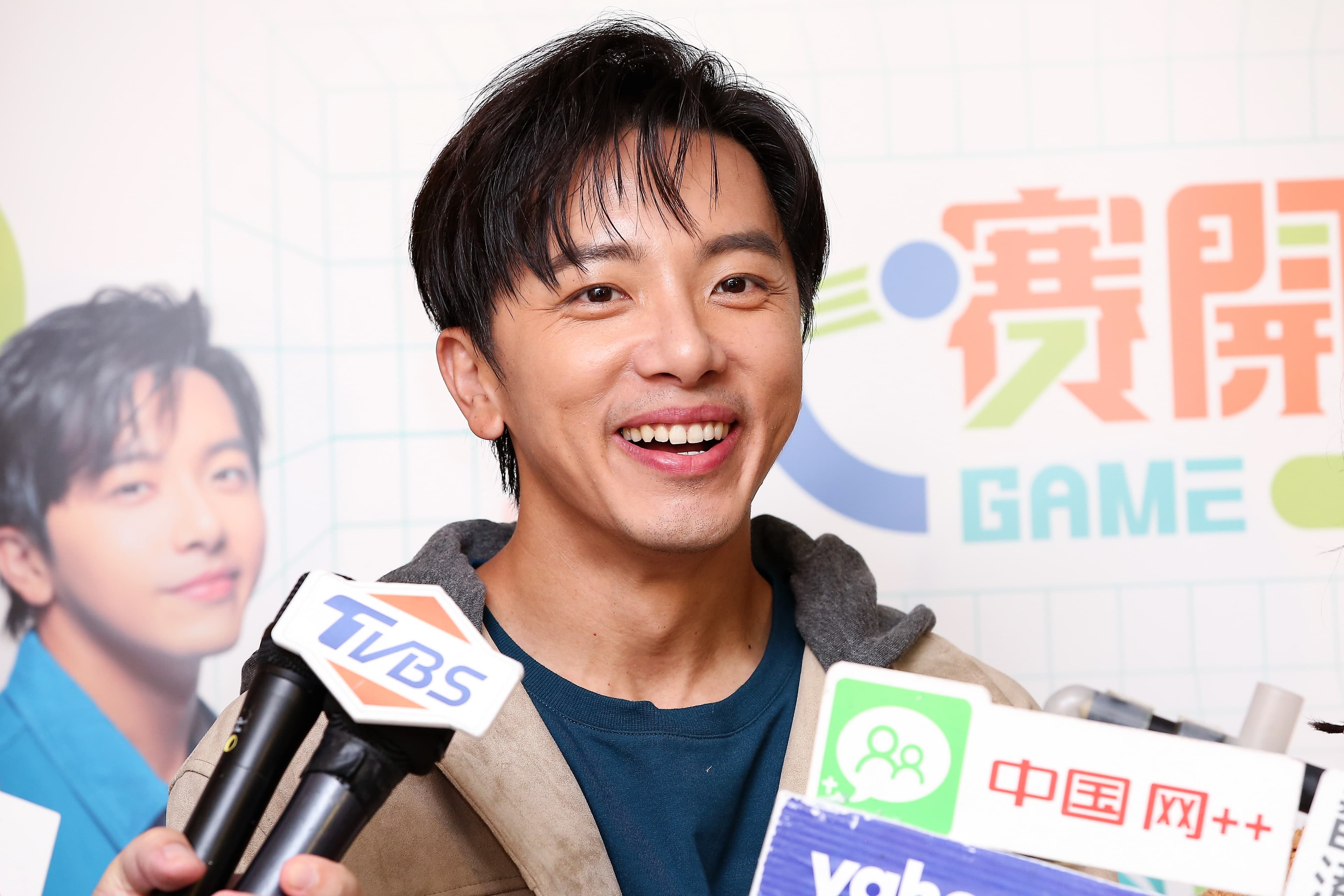 坤達透露日前好友小鬼入夢，還跟他握手說話，可惜對方說話內容醒來就忘記了。