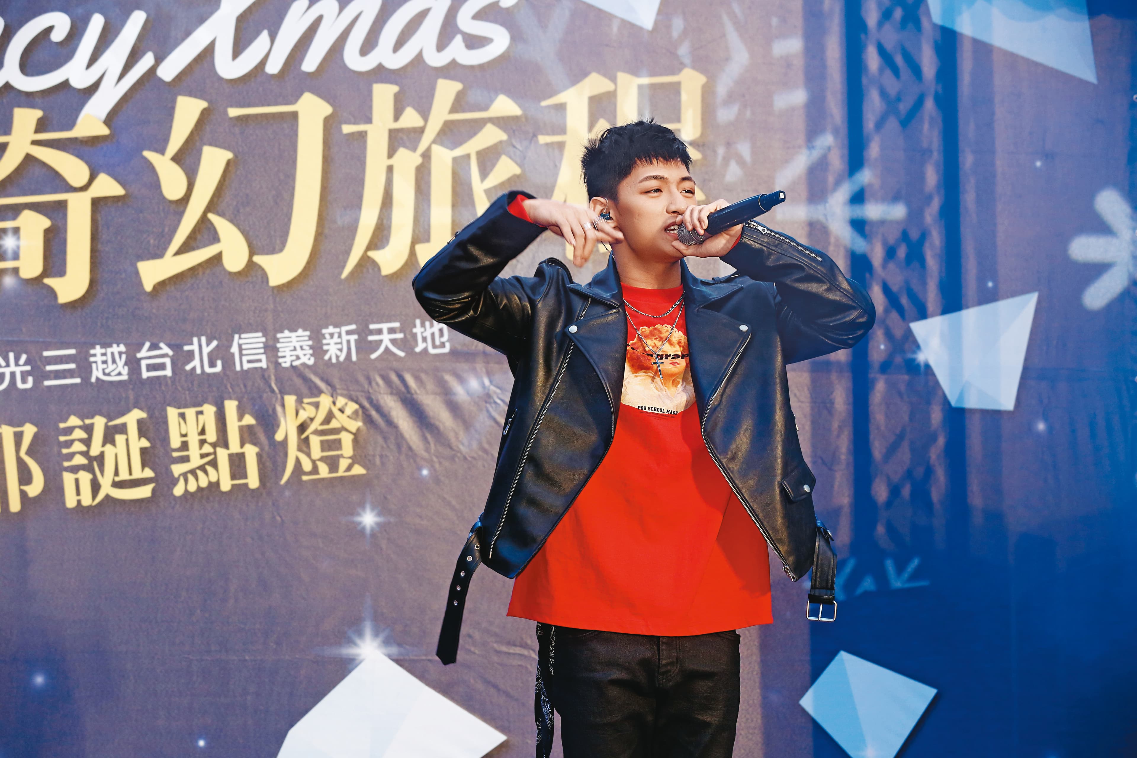曾薀帆和吳霏（圖）都是《聲林之王２》的選手。