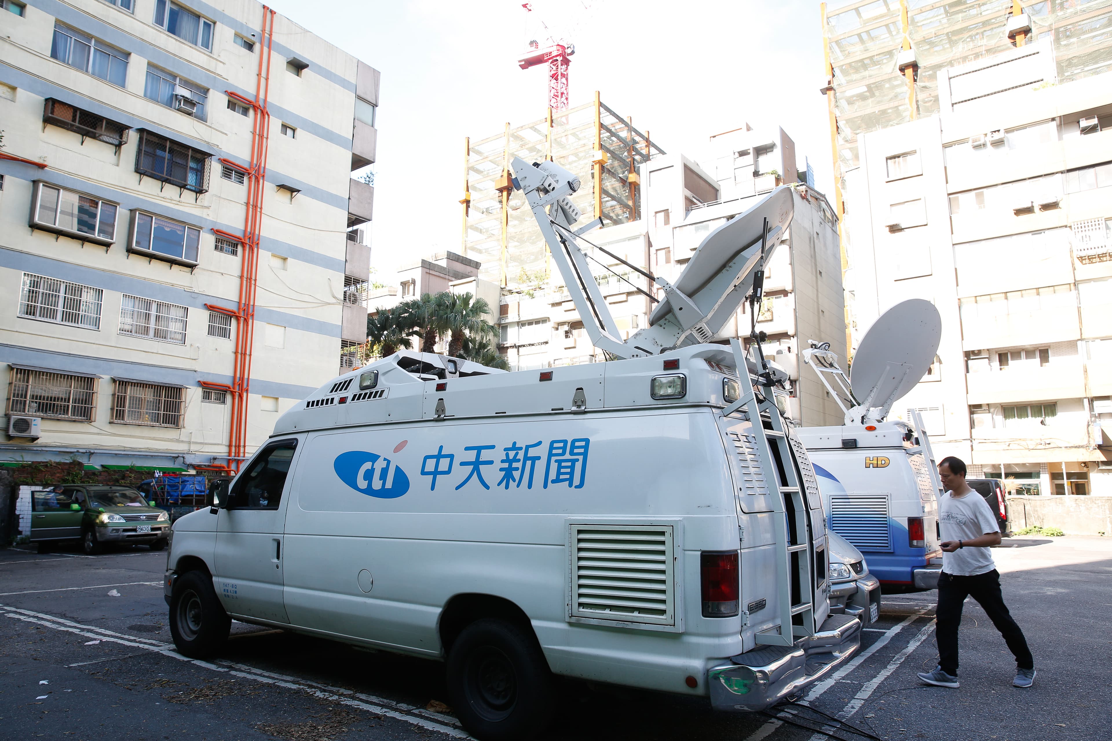 中天新聞被NCC表決通過不予換照後，52台將因此空出。
