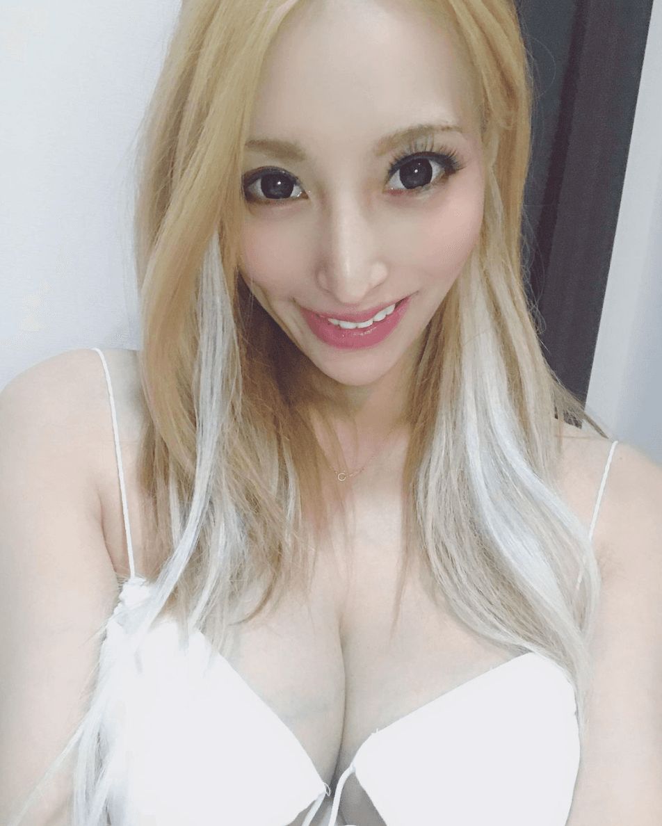 加藤紗里長相甜美，身材火辣。（翻攝自加藤紗里IG）