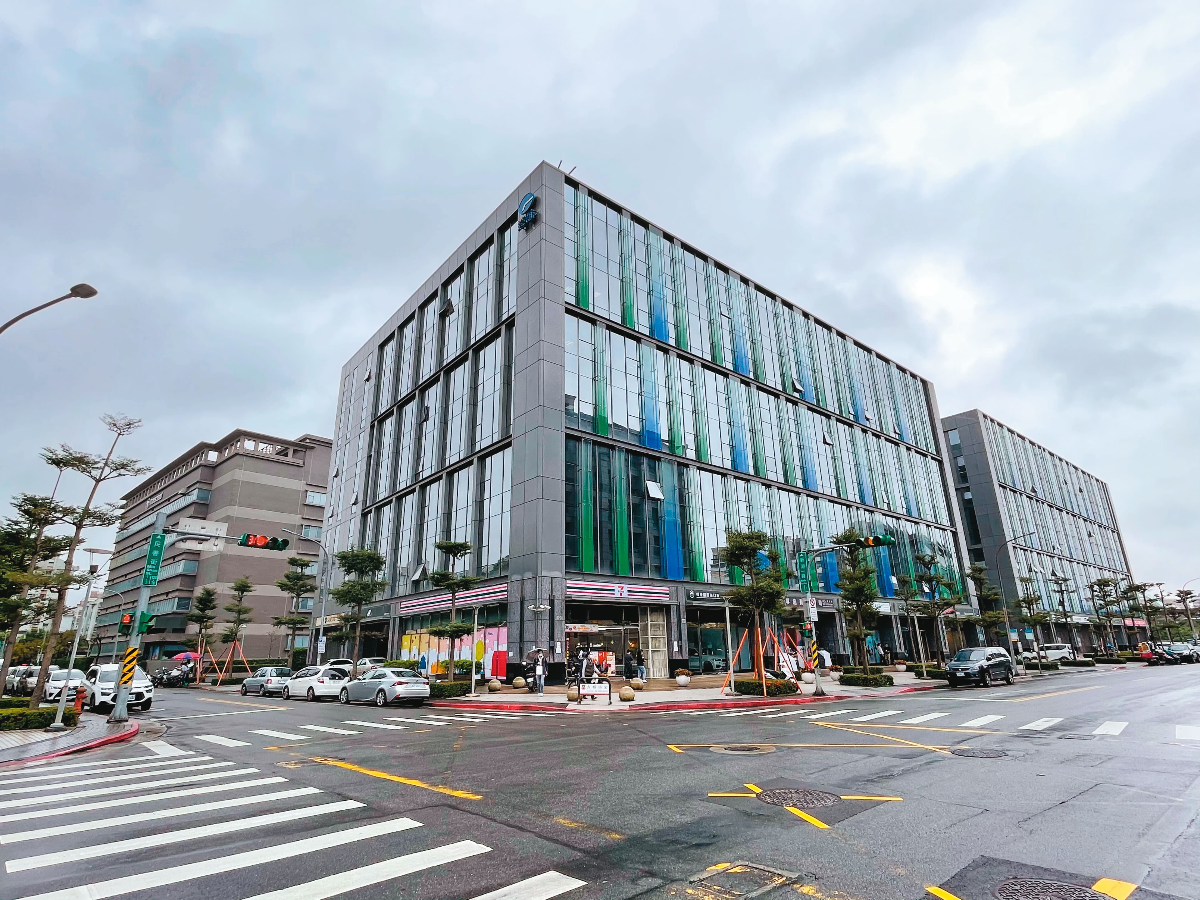 淘帝公司登記在北市內湖科學園區新湖一路一處商辦，主要業務以童裝及青少年服飾為主。