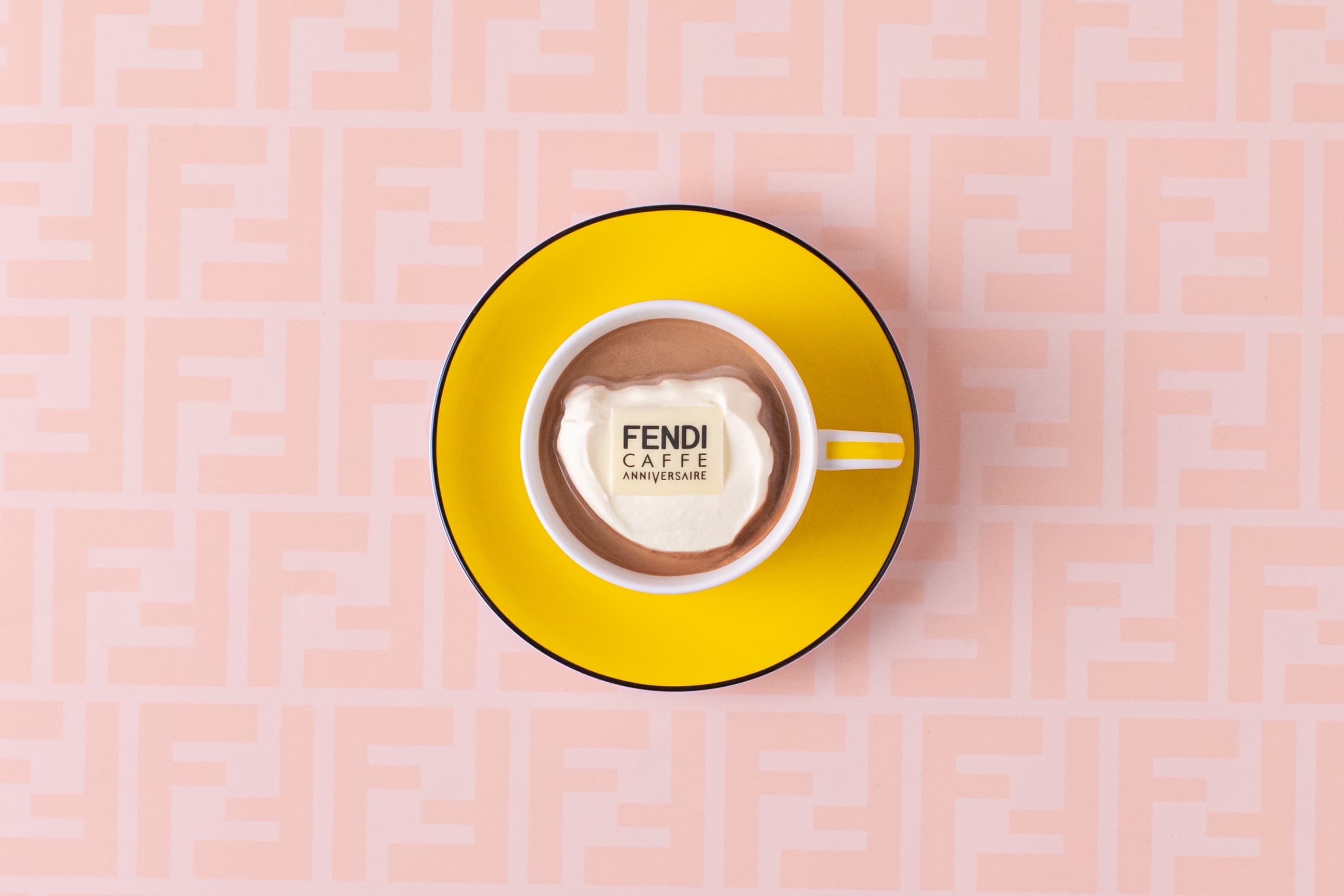 端上桌來的咖啡，是令人興奮及絕無僅有的用餐體驗。（FENDI提供）