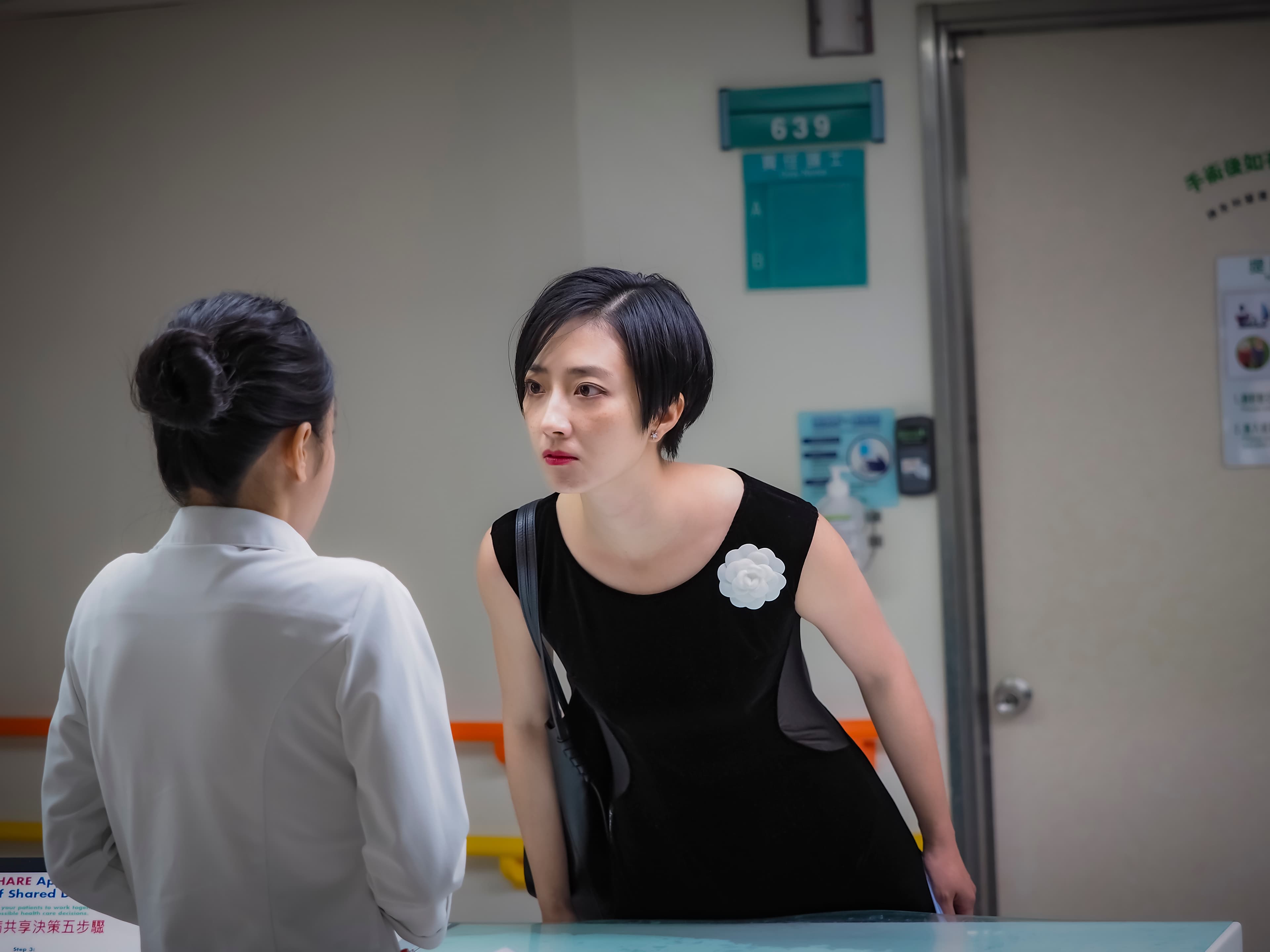 桂綸鎂為了找回過世先生被截肢的腿，與醫院各個部門周旋。（甲上提供）