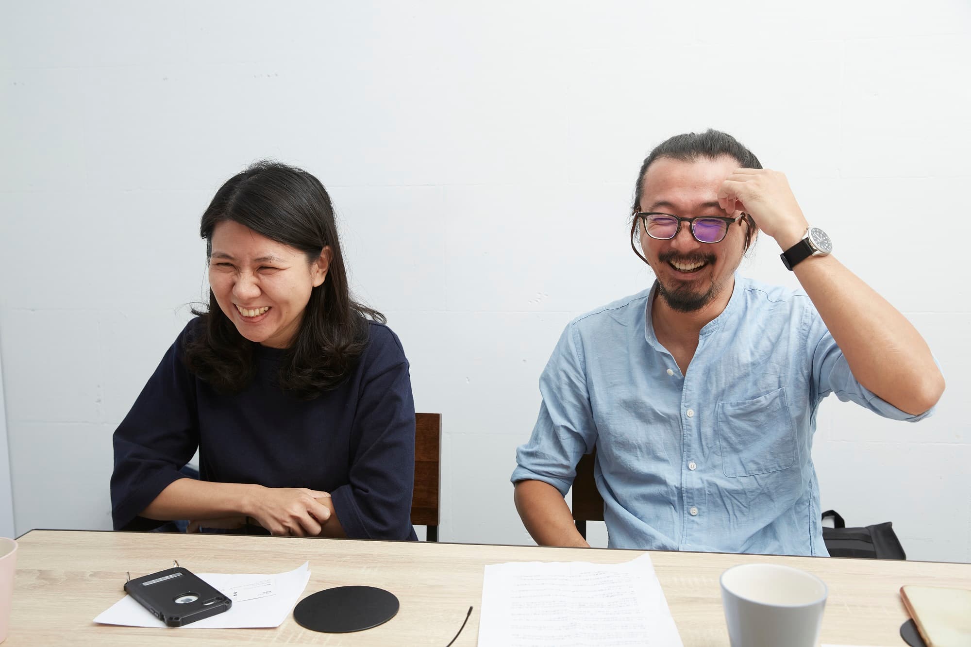 製作人林仕肯對南下城隍廟勘景印象深刻。左為共同製作人林怡伶。