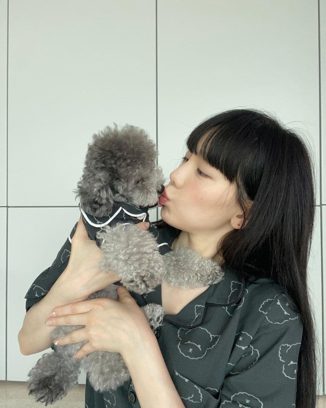 太妍與愛犬zero形影不離，還替zero開了專屬IG帳號。（翻攝自zero Instagram）