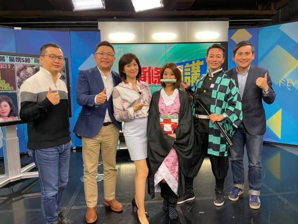 中天網路節目《頭條開講》大玩角色扮演。（翻攝自林嘉源臉書）