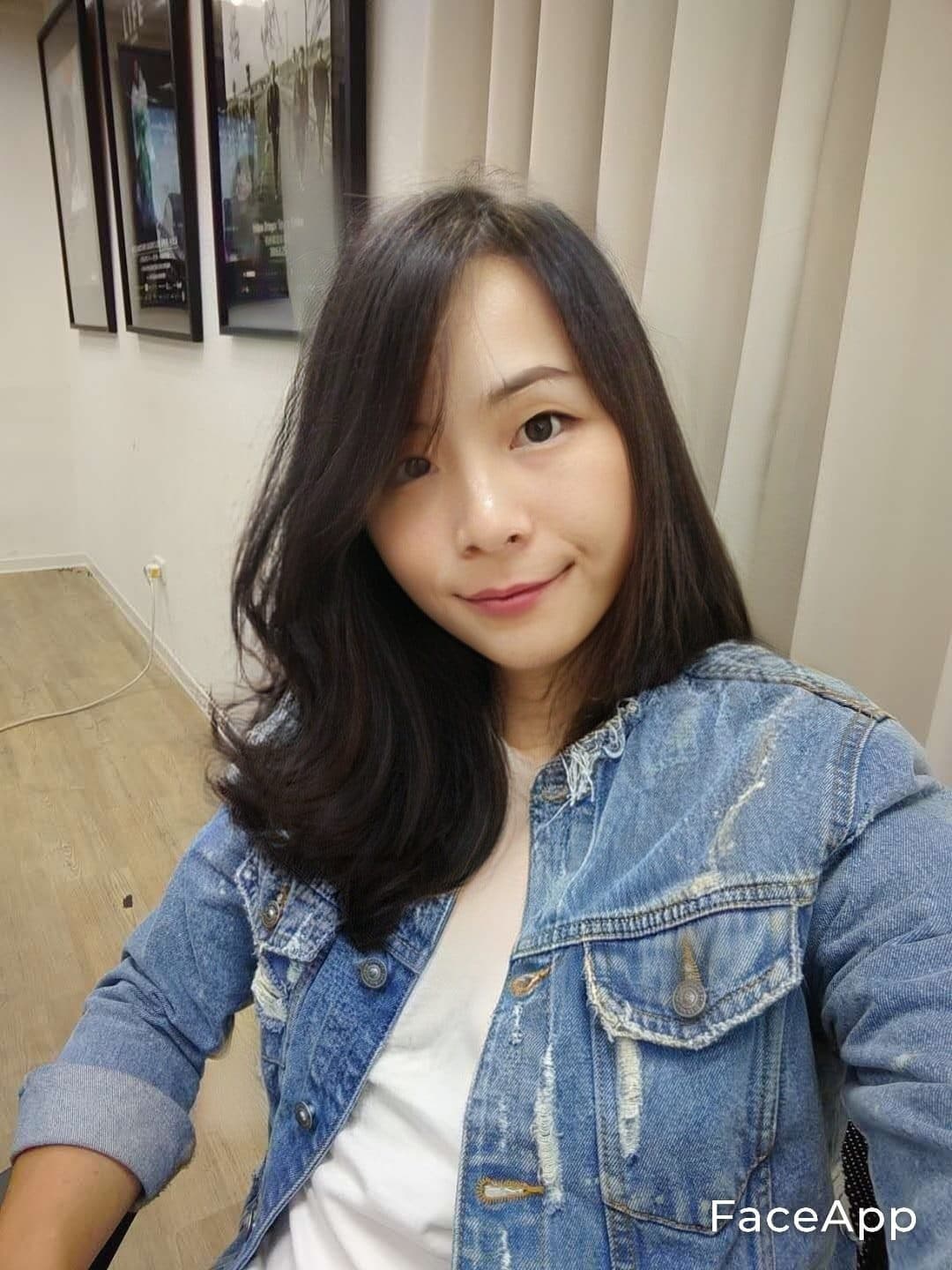 孫協志用換臉軟體變性︰「來～跟各位介紹一下這是我妹！長的是很正啦！可惜身材很man…」（翻攝自孫協志臉書）