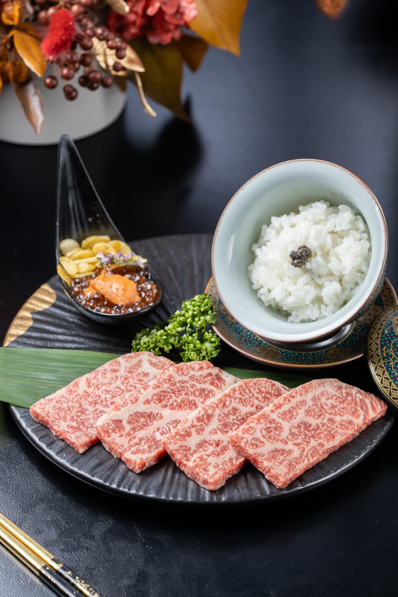 一皇二后飯選用澳洲和牛去骨牛小排。