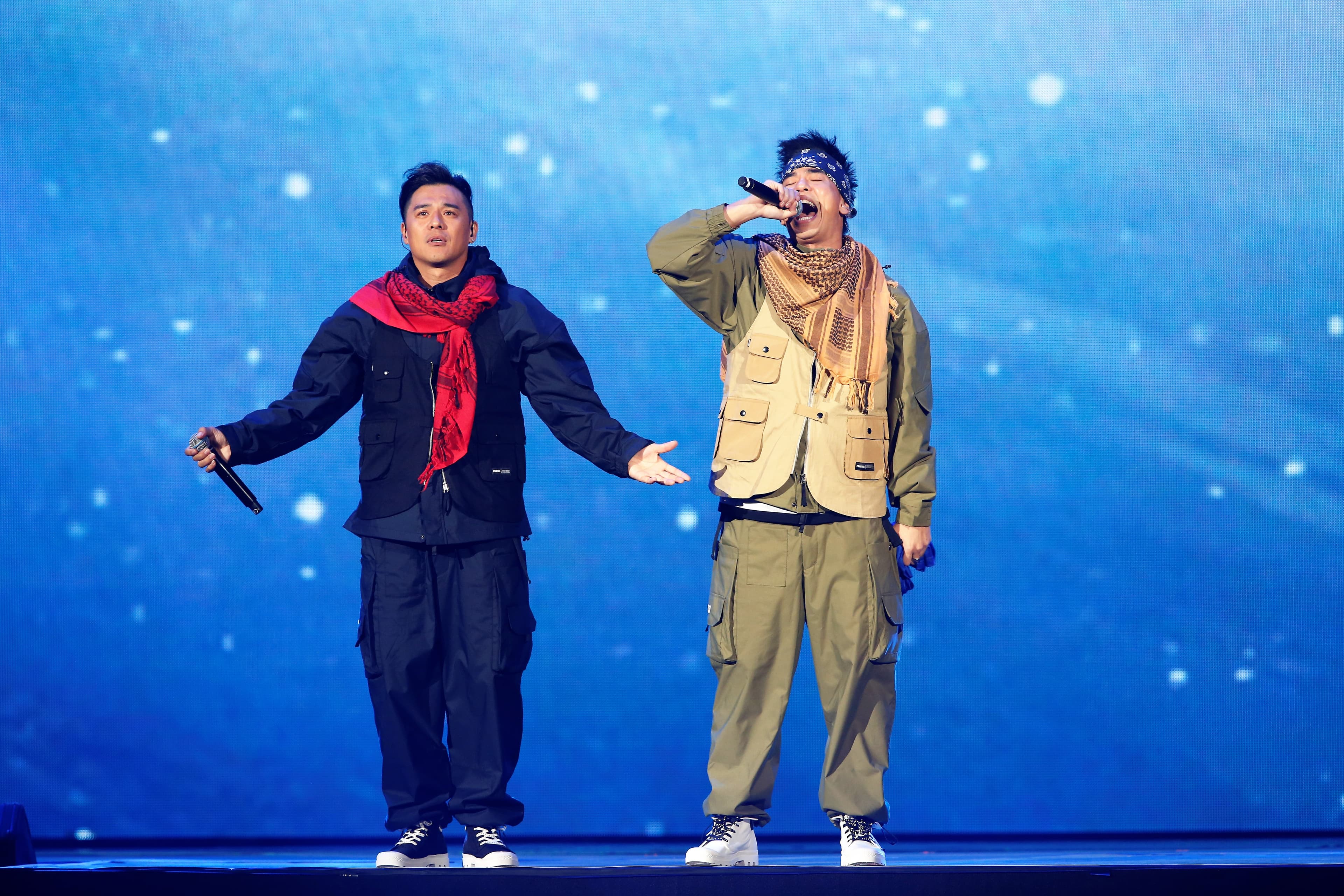 竇智孔、柯有綸獻唱好友小鬼遺作〈扛得住〉，相當感人。