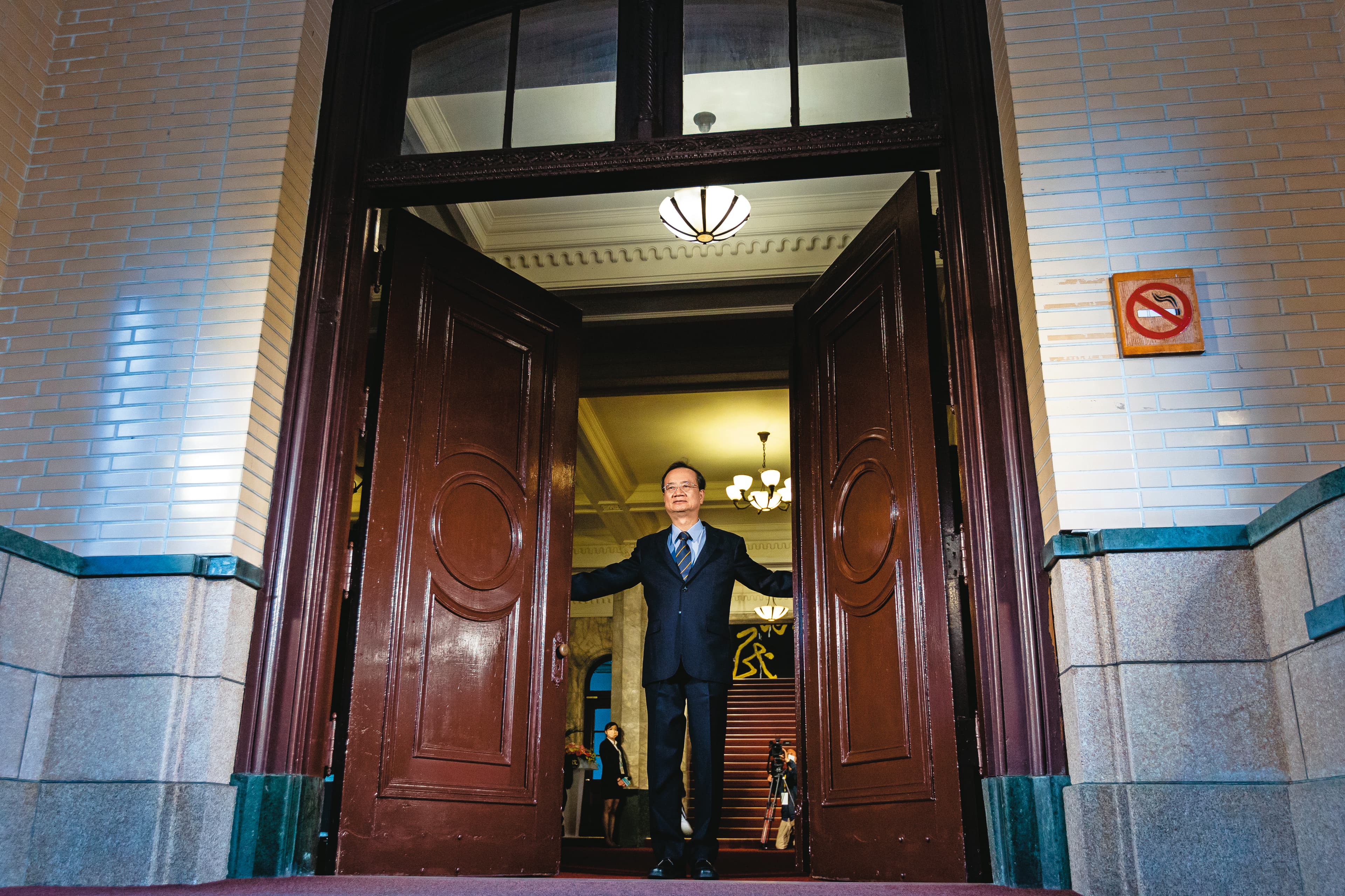 司法院長許宗力正以司法開門及國民法官等活動來提高司法正面聲量，但面對石木欽案卻噤若寒蟬，異常低調。