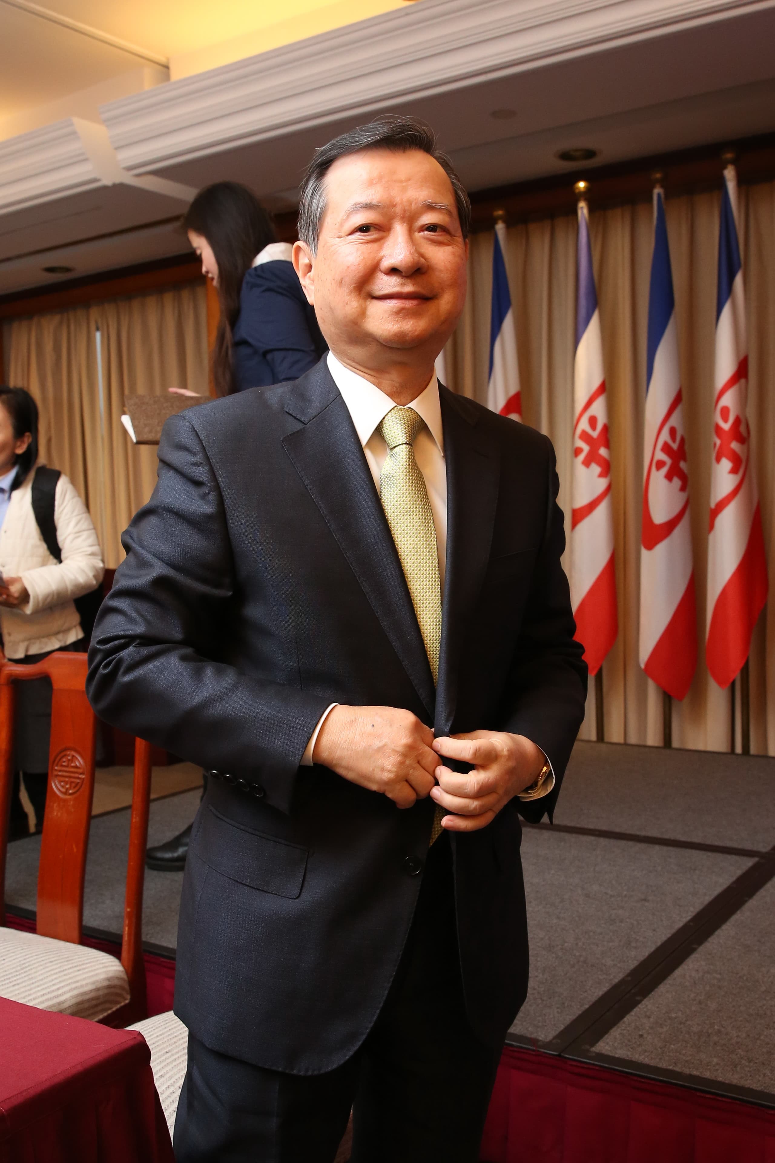 吳東進安排第三代吳欣盈姊妹接班，還讓老臣許澎（圖）輔政。