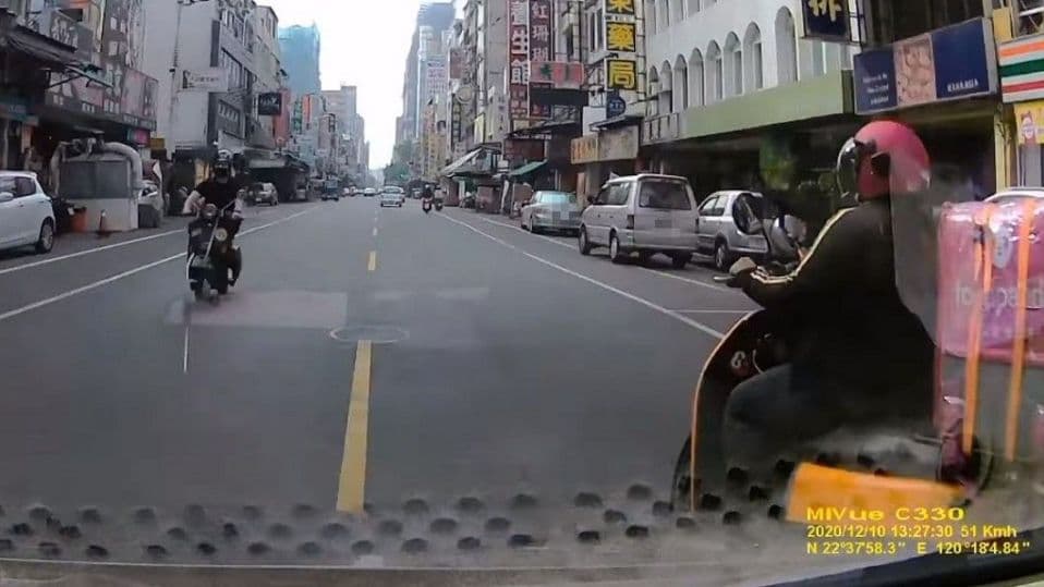 搶匪開著女子的車，在市區亂竄。（翻攝自當事人臉書）