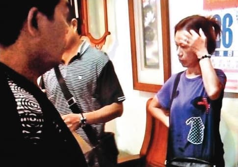 謝足妹因被倒會，積欠債務，與男友馬祥富合謀殺害假結婚的街友徐男，企圖詐保。（翻攝畫面）