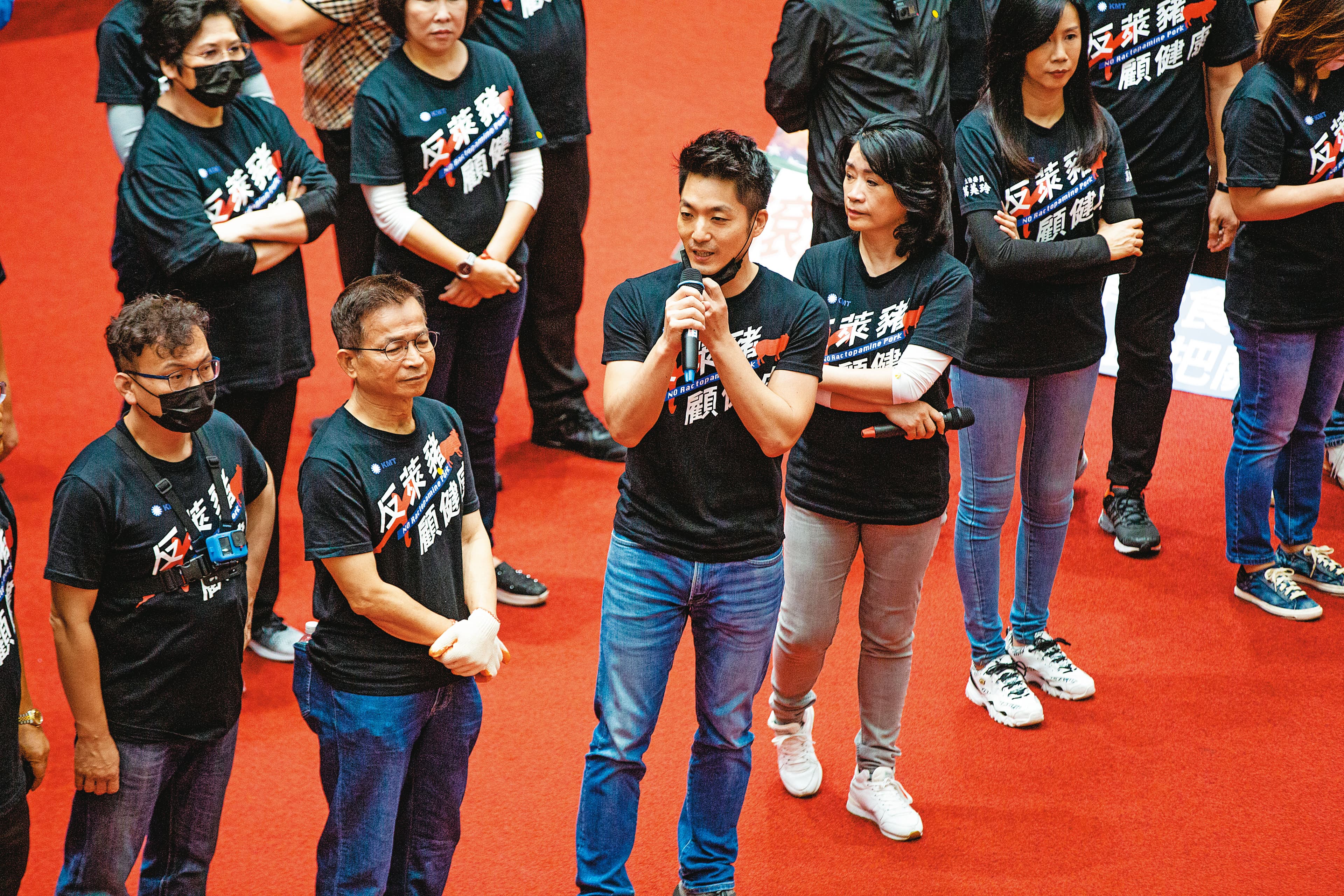 國民黨在立法院院會強力反萊豬進口之際，蔣萬安低調提案修法，卻未獲所有資深藍委認同支持。
