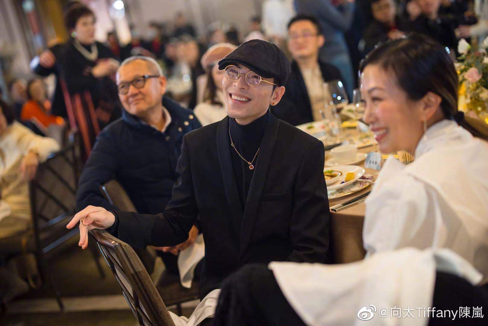 身為向家乾兒子的蕭敬騰也是座上客。（翻攝自向太微博）