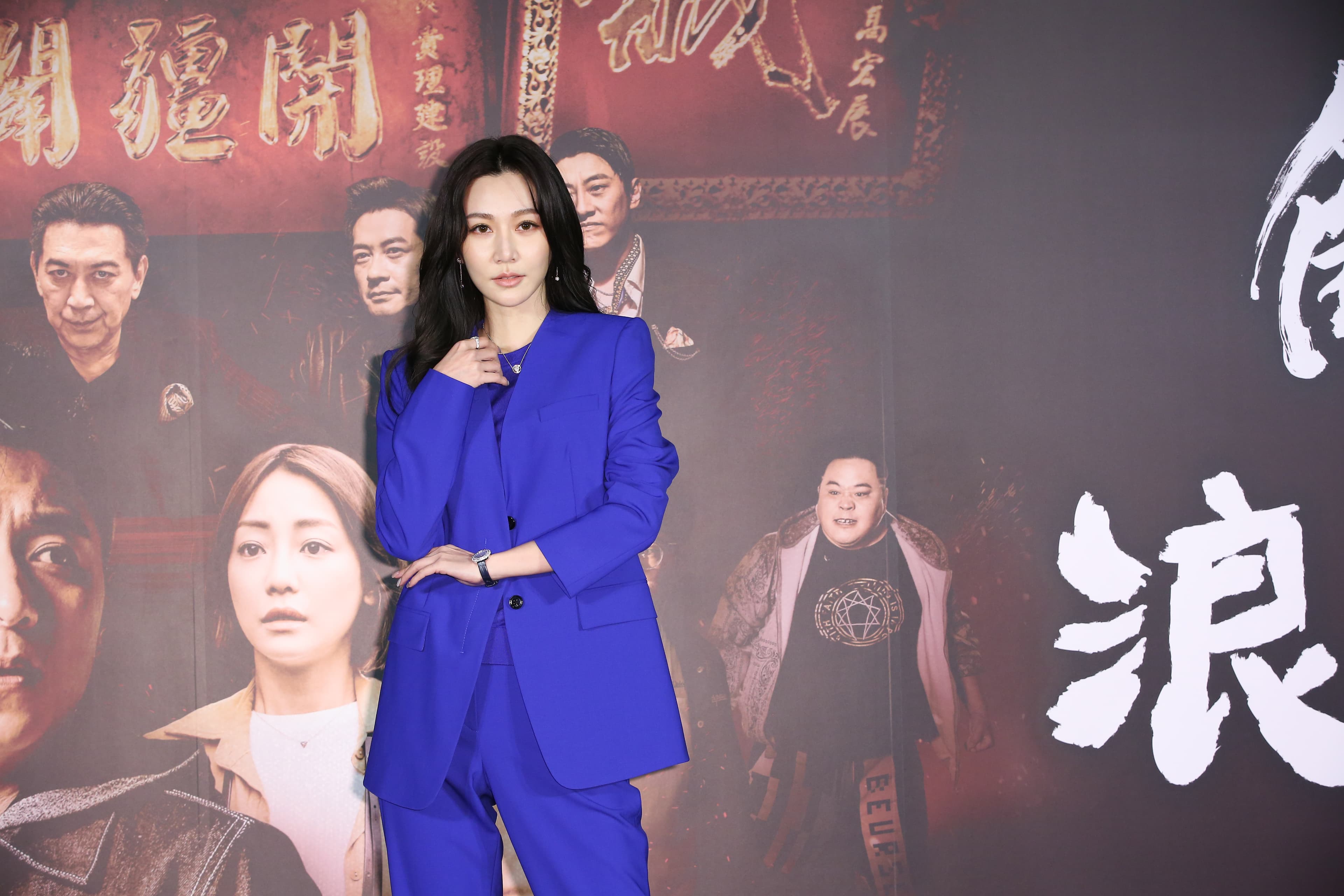 曾莞婷國小時就曾找龍劭華簽名，20多年後竟演了父女。