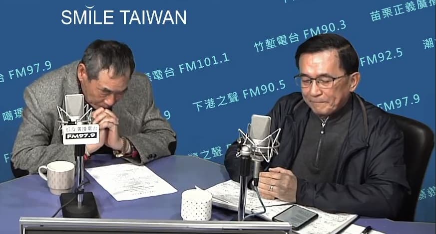 前總統陳水扁主持廣播節目想起母親，不禁悲從中來，難過落淚。（翻攝自廣播《有夢上水》）