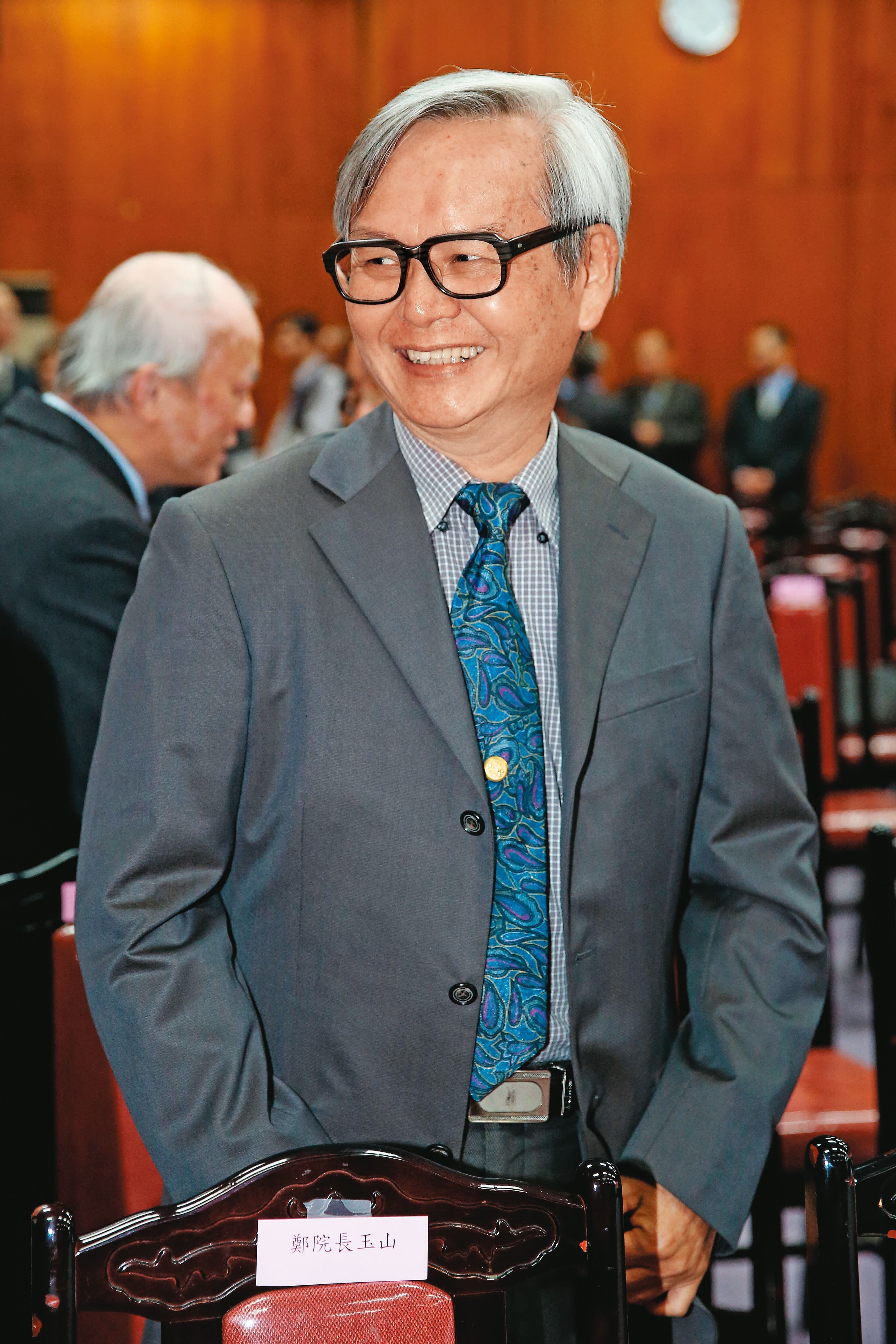 翁茂鍾筆記提到他曾在2001年5月,赴現任懲戒法院法官洪佳濱(圖)家中,討論欠巴黎銀行3億元案,此後2人還多次吃飯。