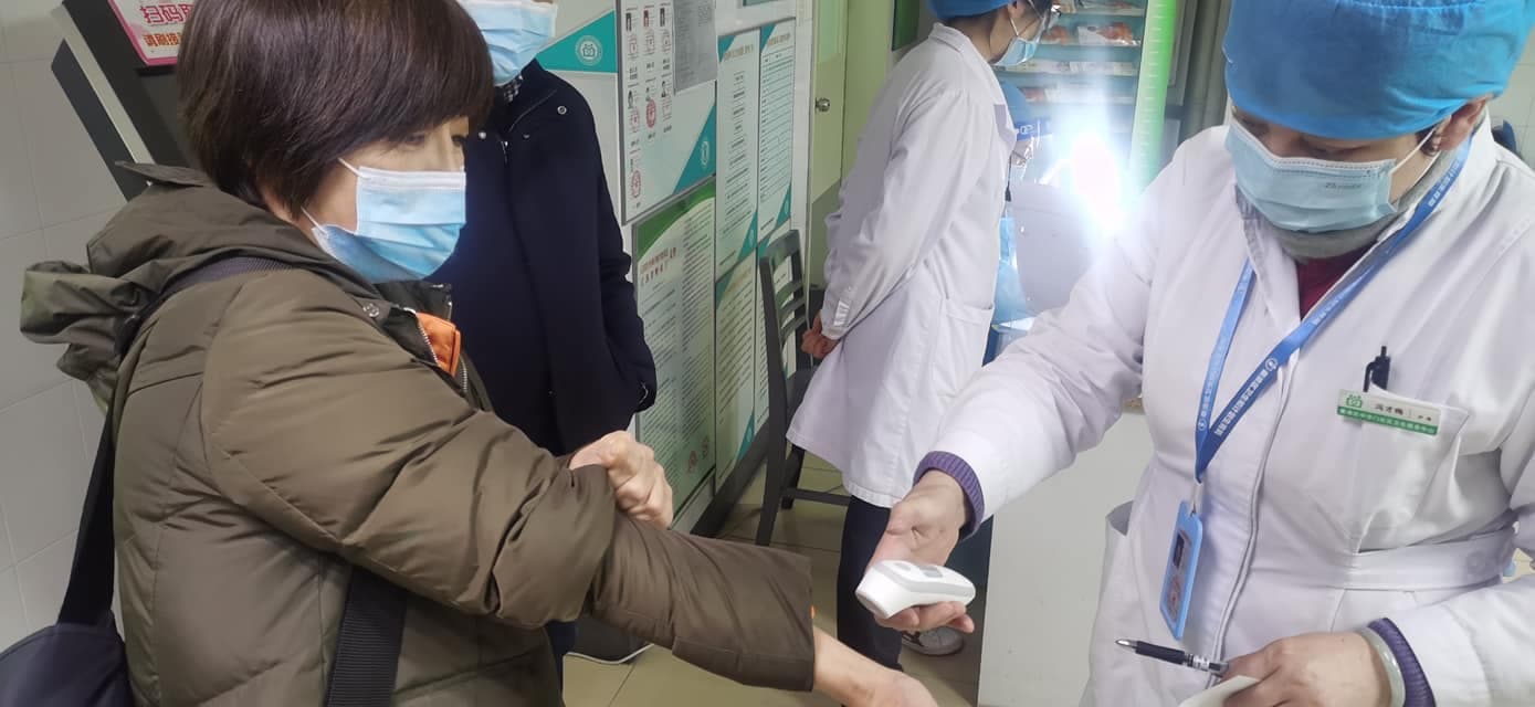 黃智賢聲稱已接種中國疫苗,且目前無狀況。(翻攝自黃智賢臉書)