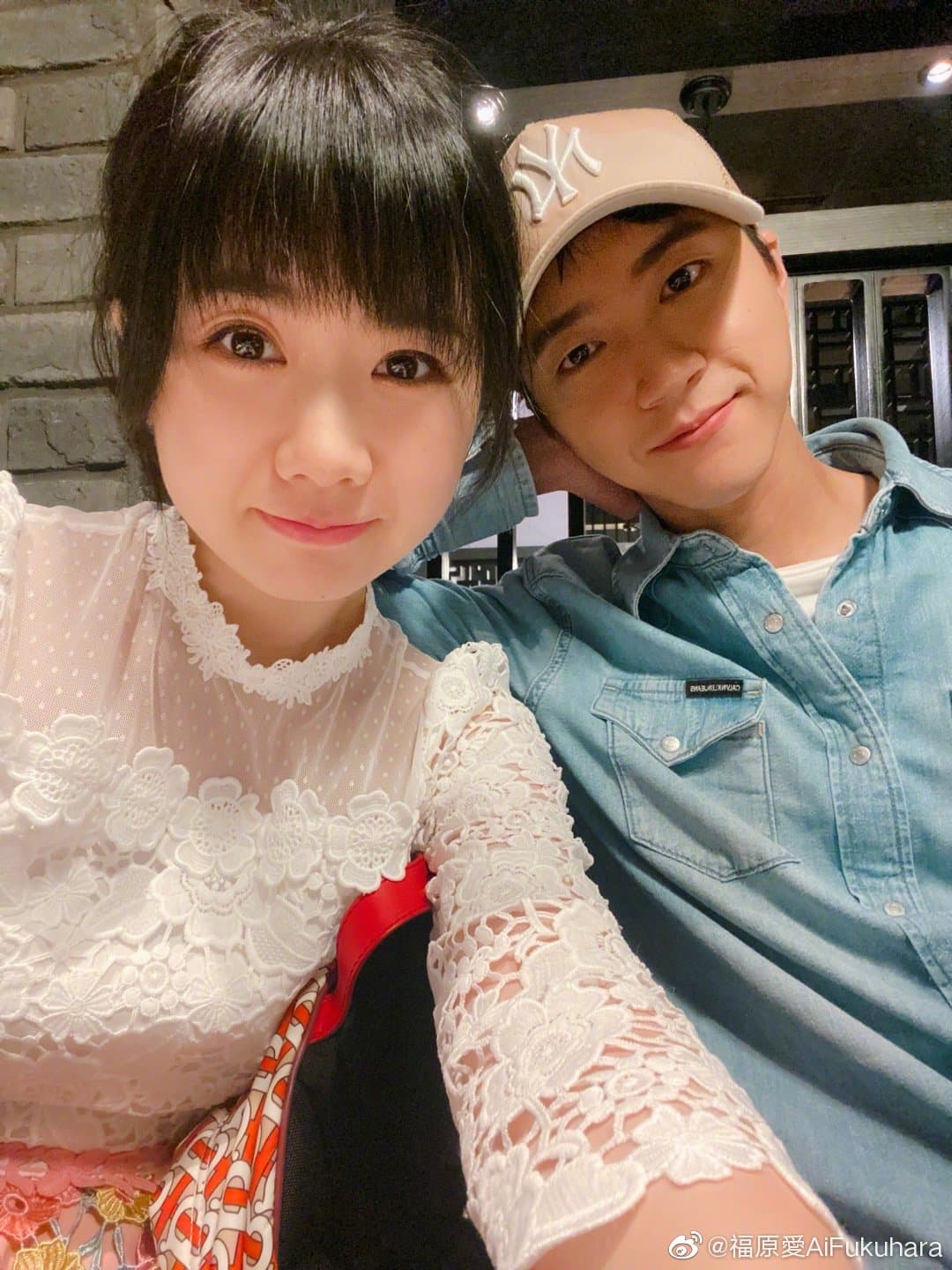 福原愛和江宏傑不停在《幸福三重奏》節目裡撒糖秀恩愛，旁人看得羨慕不已。（福原愛微博）
