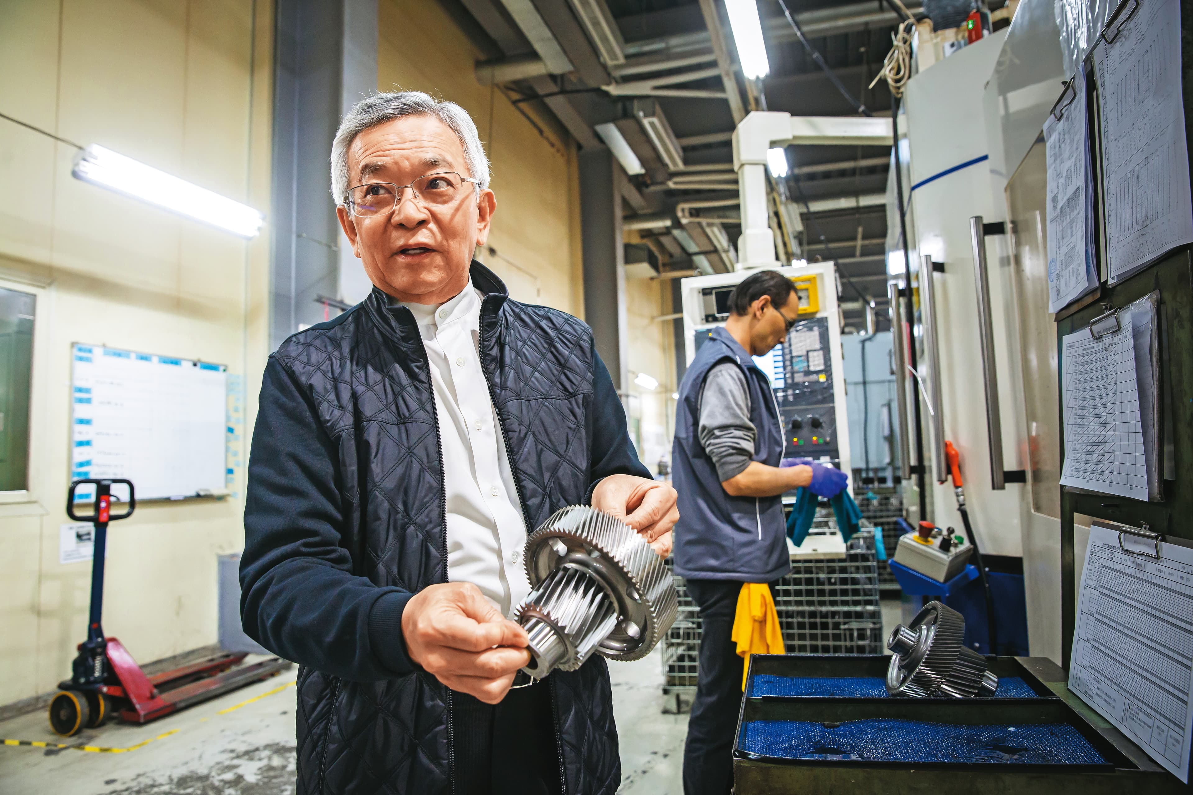 對於跟隨特斯拉赴美設廠，和大董事長沈國榮（左）對本刊透露，加州廠計畫隨時將會啟動。