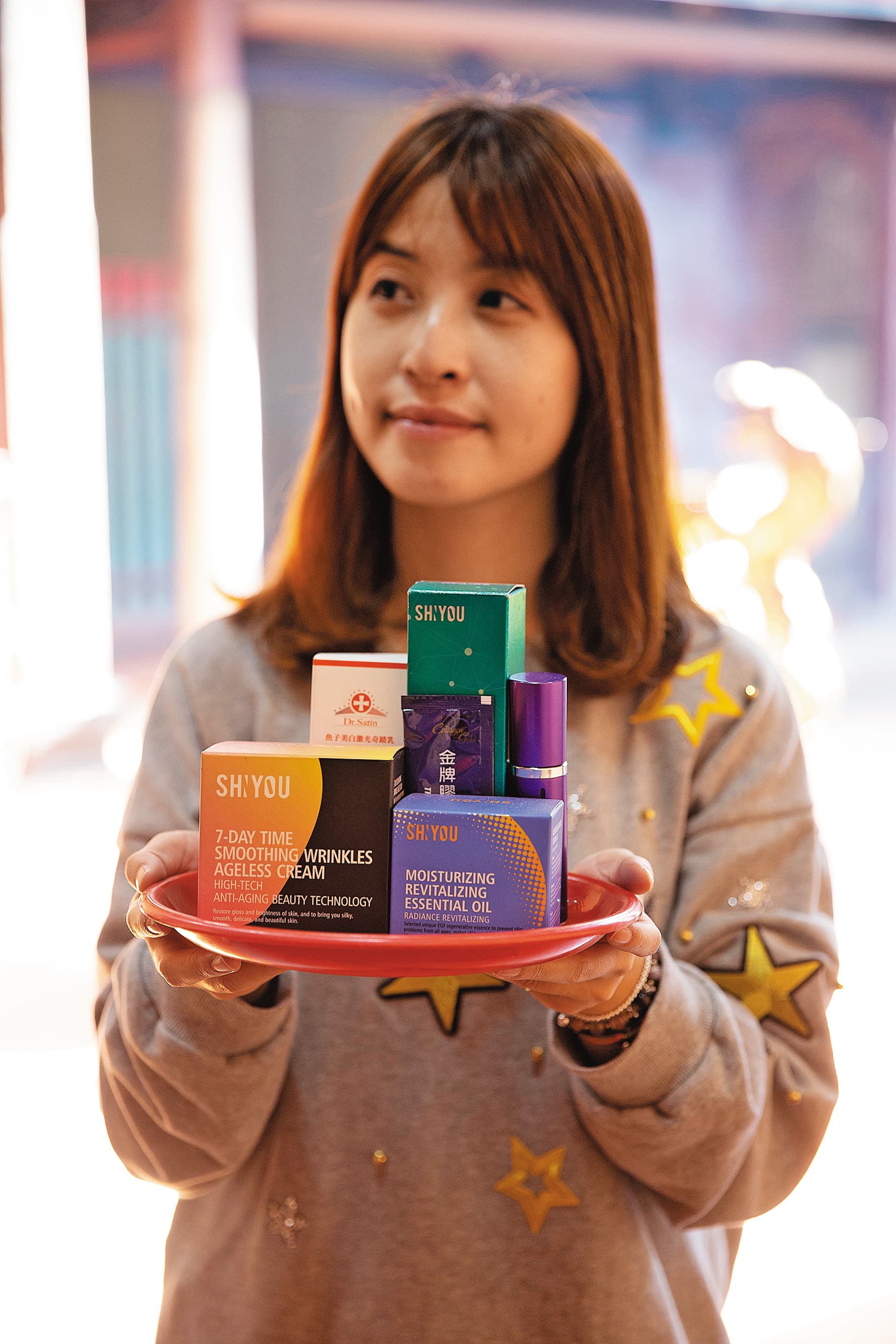 祭祀痘公痘婆的備品很簡單，就是個人使用的保養品拿來拜拜，就能得到神明加持。