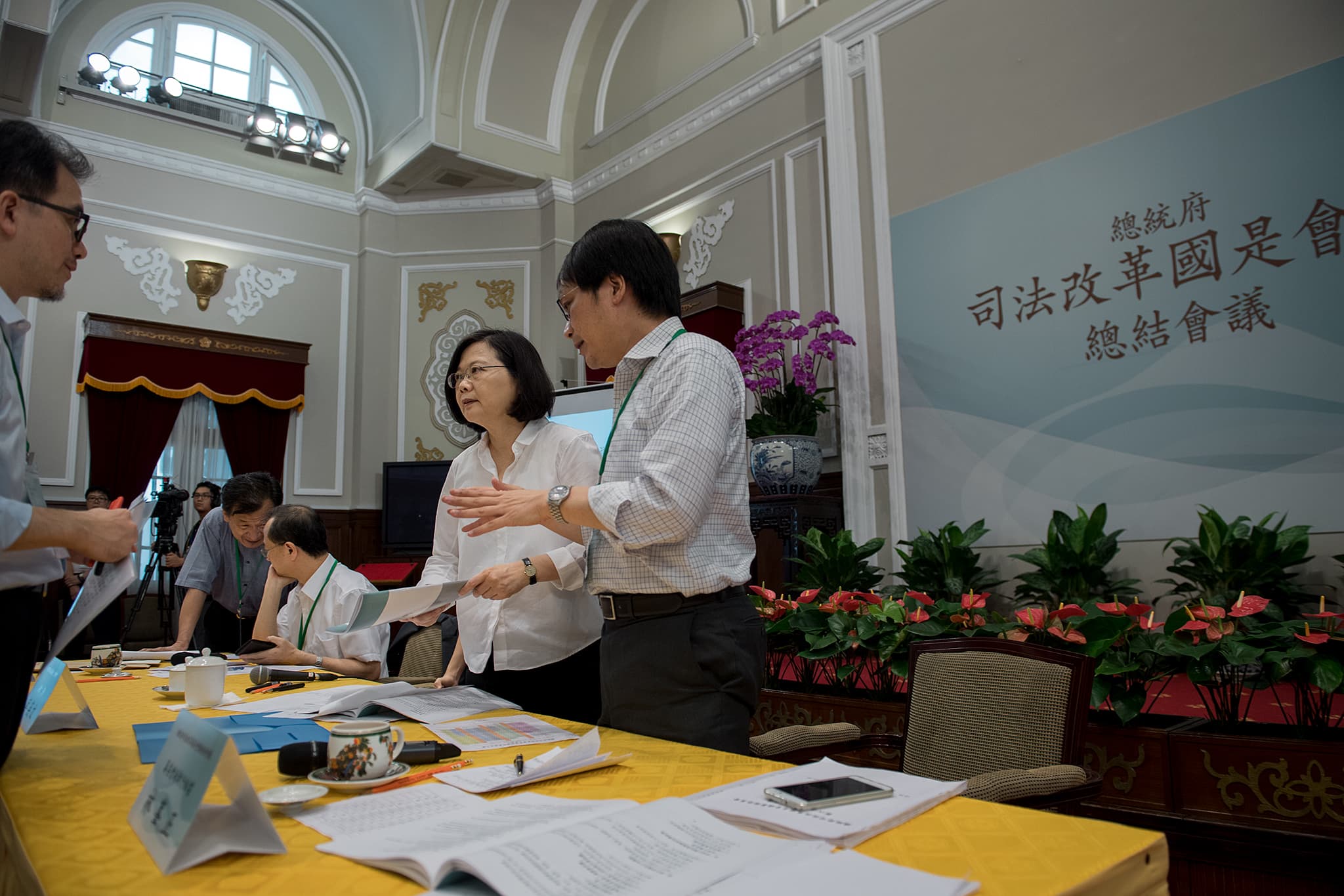 2017年司改國是會議決議指出，應統合犯罪被害人保護機制、無辜受害者扶助機制，協助受害者復歸社會。 