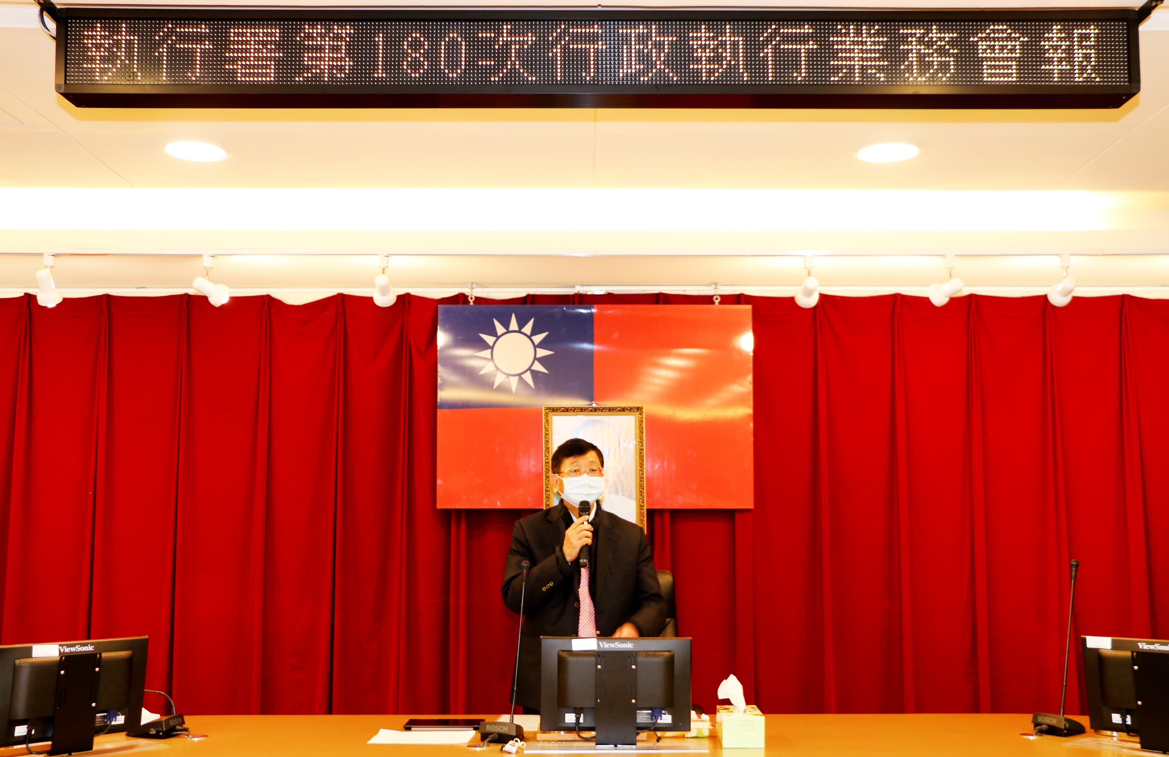 行政執行署長慶宗強調，對於惡意違反防疫規定又拒繳納罰款者，絕不會寬貸，堅決強力執行。（行政執行署提供）