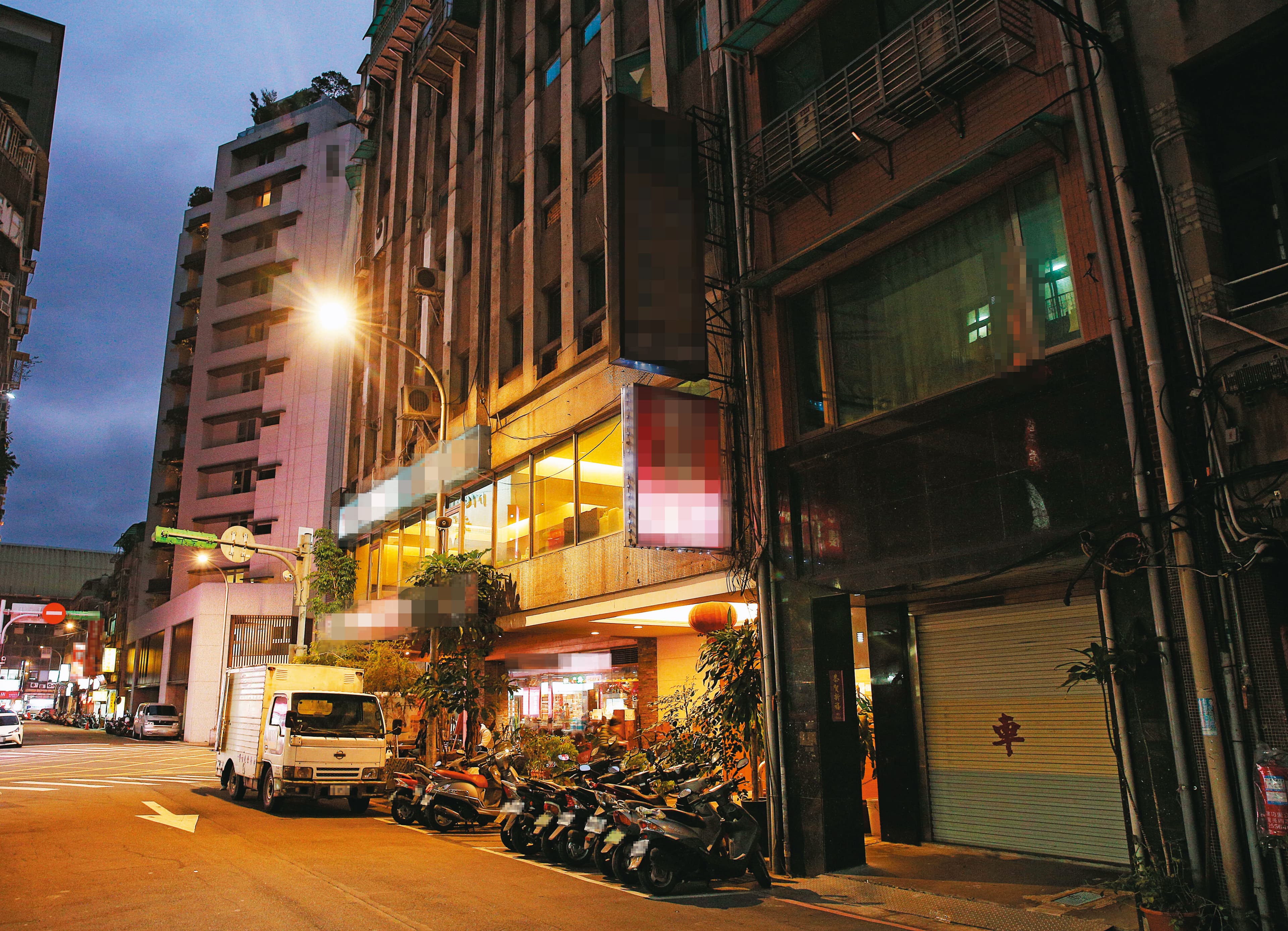 小茹的媽媽在餐廳（圖）喝醉酒，被盧照琴載到汽車旅館後不省人事，盧被控趁機在廁所內猥褻小茹。