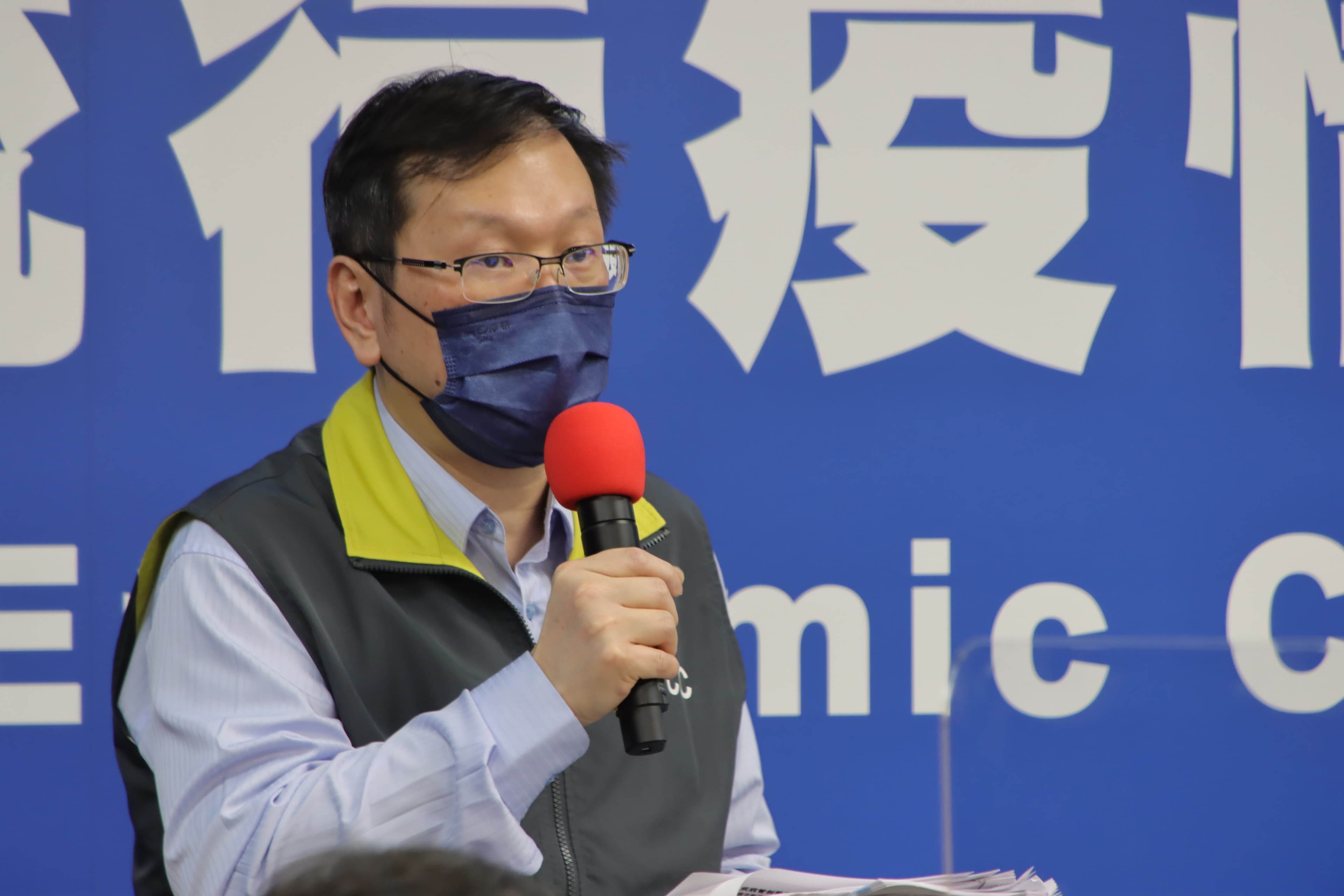 針對疑似謊報症狀採檢的案913，莊人祥曝光其血清抗體採檢結果，研判為非近期感染。（指揮中心提供）