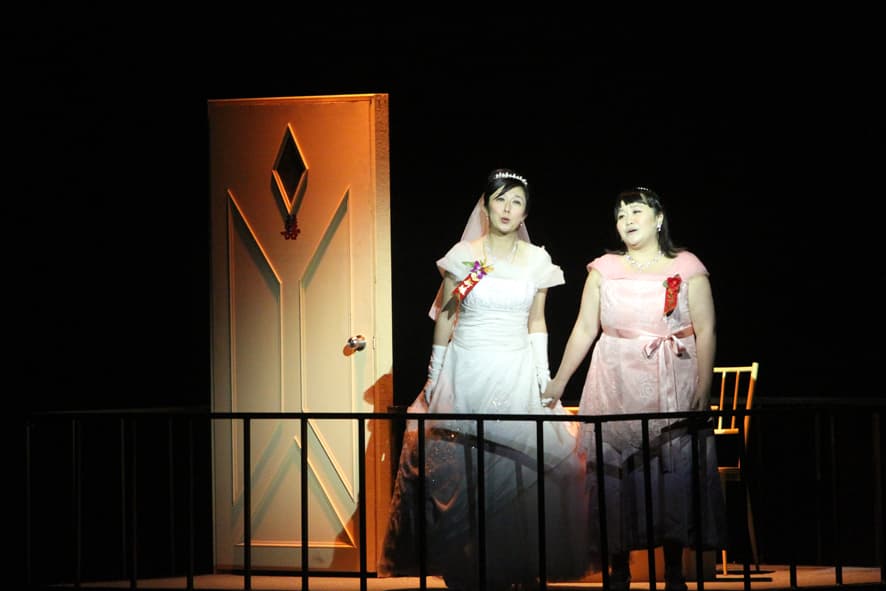 《結婚！結昏？辦桌》首演於1997年，當時演出姊姊謝麗珍的是黃韻玲。（綠光劇團提供）