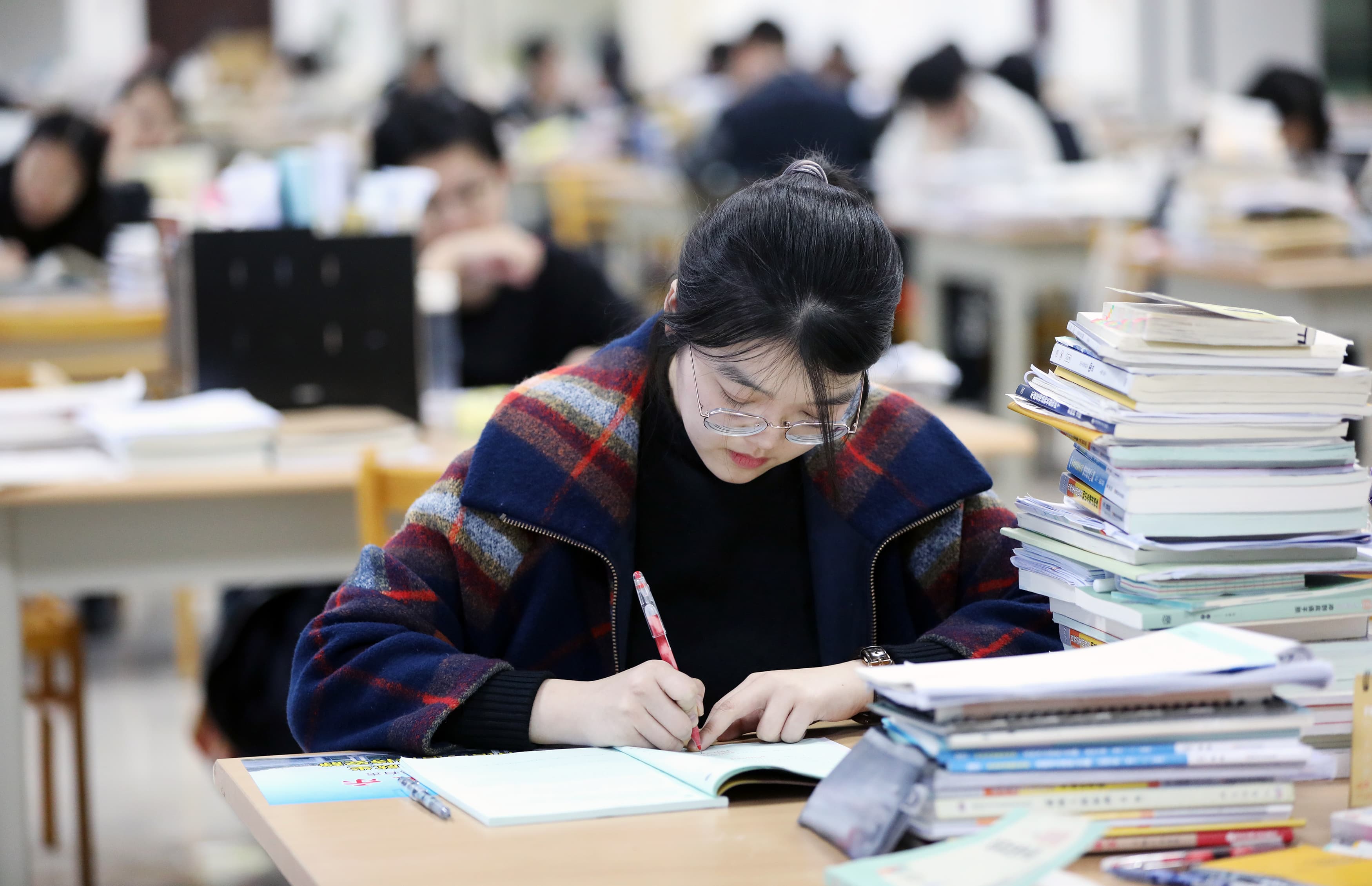 心理師建議，目標要具體一點，除了訂出來之外，可行性、階段性的目標為何。圖為示意圖。（東方IC）
