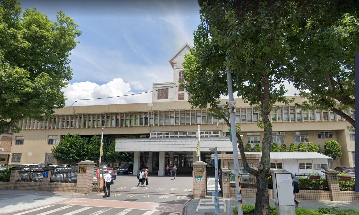 新北地院板橋簡易庭法官調查後，認為連男口出惡言、造成許女身心莫大傷害，應賠償前妻。（翻攝自Google地圖）