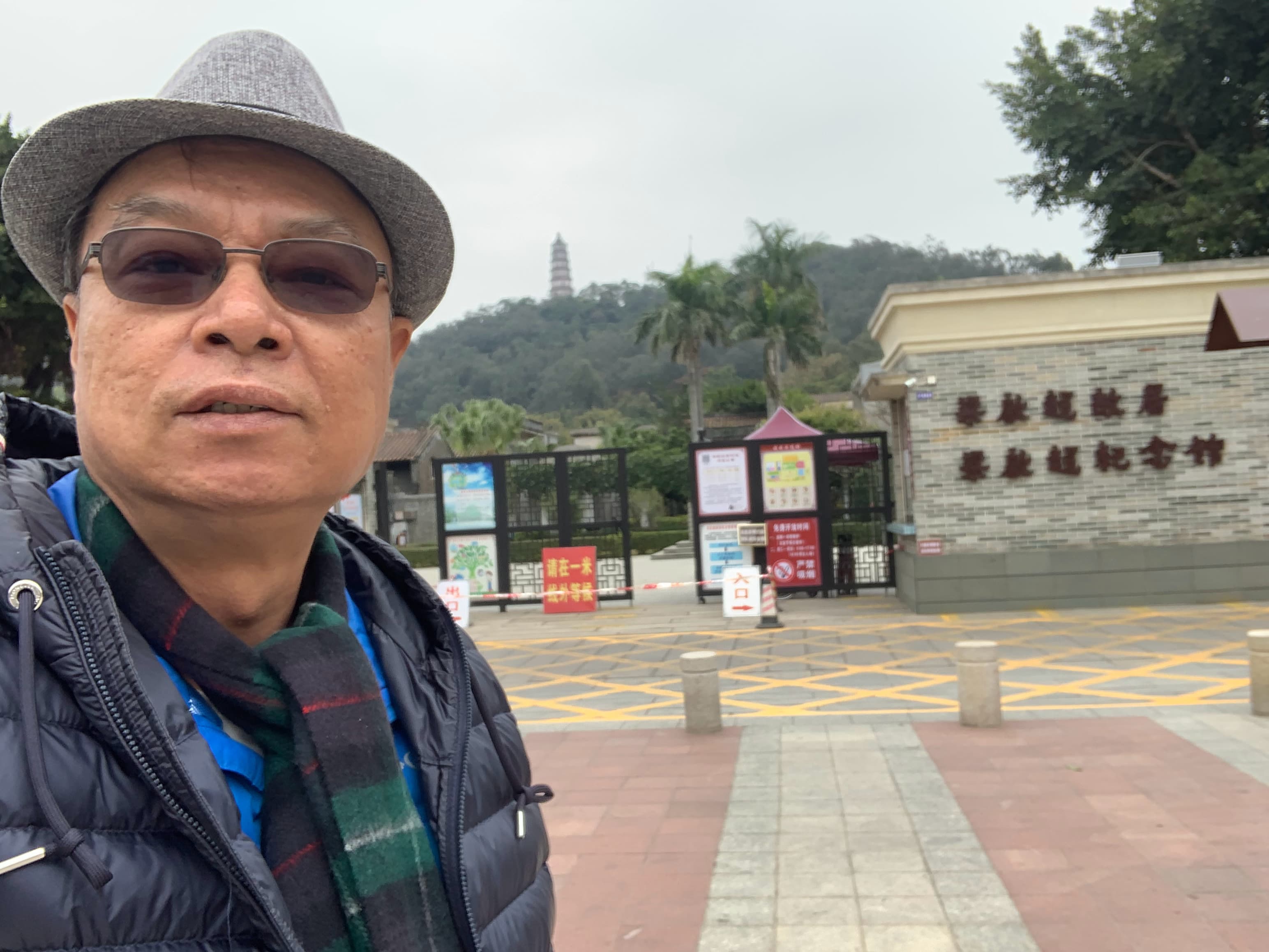 與吳孟達有多年交情的好友李力持透露無法聯絡上吳孟達,但一直為他祈禱。(李力持微博)