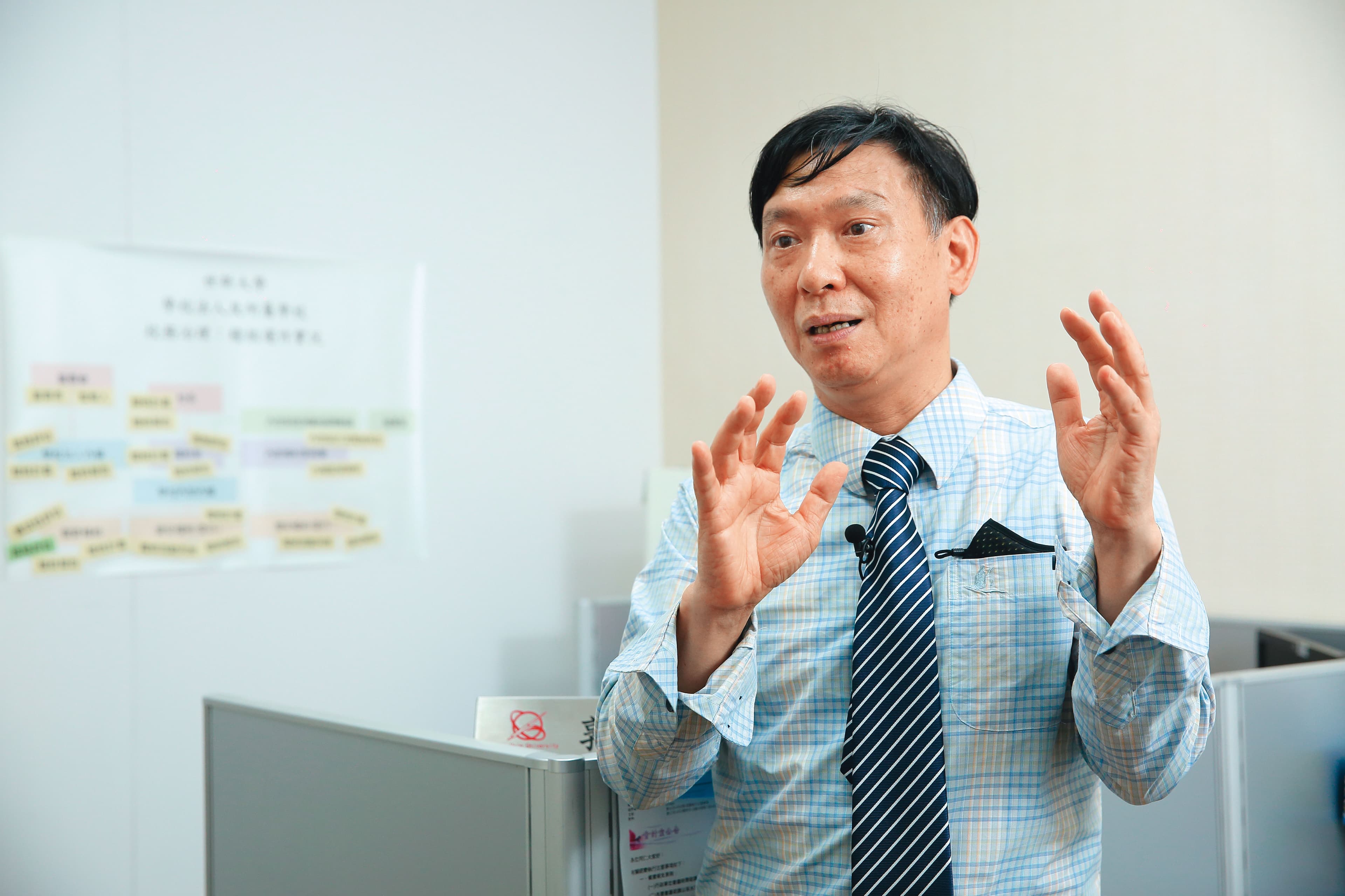 世新大學財金系副教授郭迺鋒認為，理專與客戶間感情越好，理專越有機可乘。